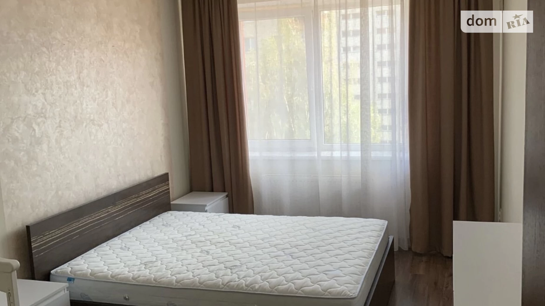 Продается 2-комнатная квартира 71 кв. м в Черновцах, ул. Воробкевича Сидора, 31А