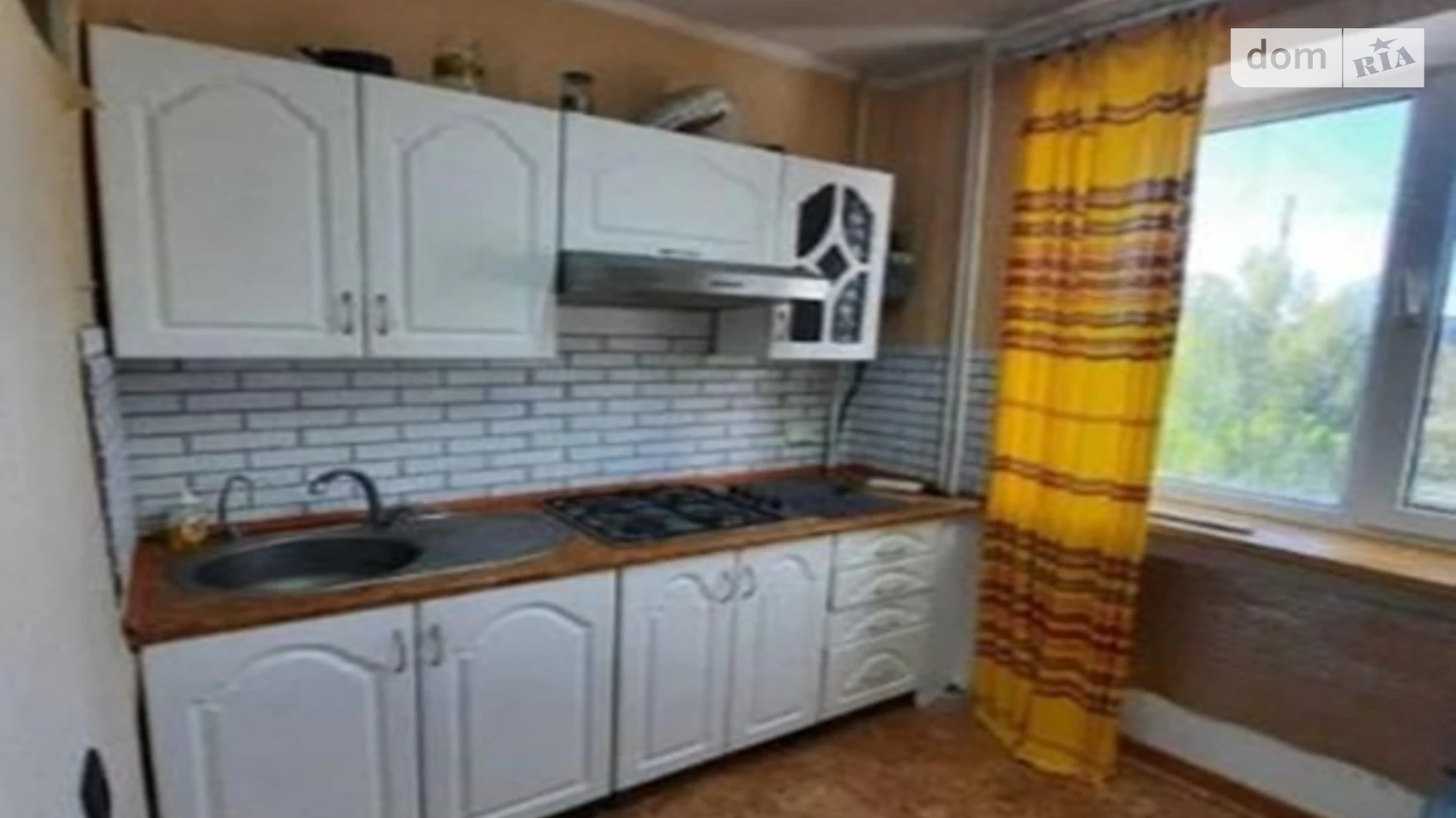 Продается 1-комнатная квартира 30 кв. м в Одессе, ул. Махачкалинская, 17