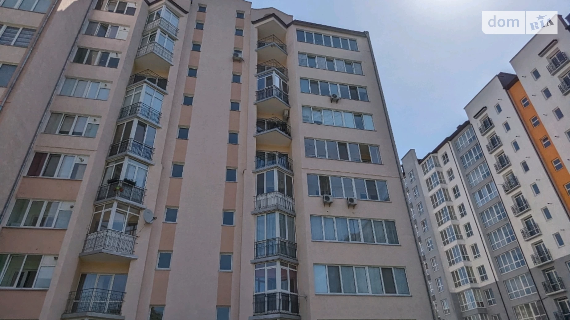 Продается 3-комнатная квартира 98 кв. м в Ивано-Франковске, ул. Химиков, 23 - фото 2