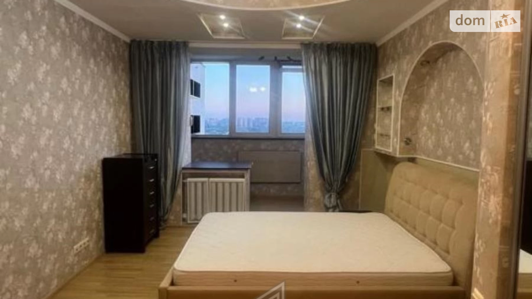 Продается 3-комнатная квартира 102 кв. м в Киеве, ул. Николая Амосова, 4 - фото 2
