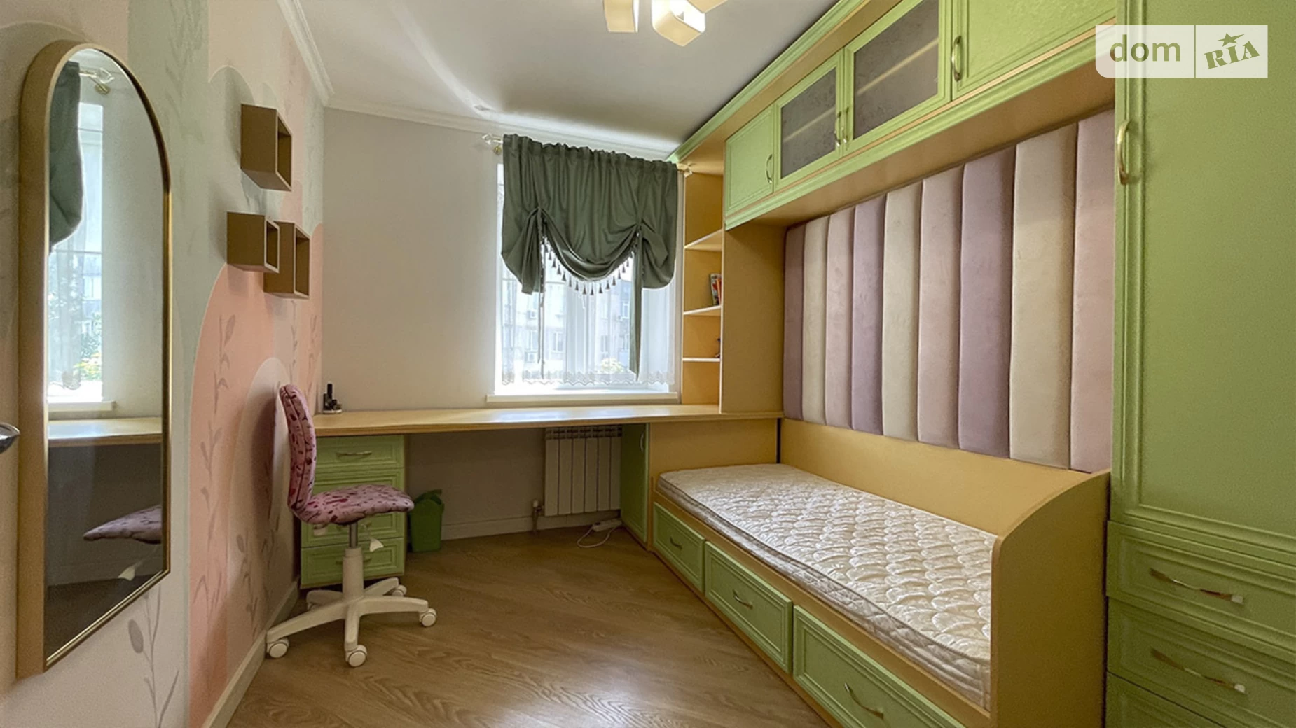 Продается 4-комнатная квартира 80 кв. м в Николаеве, ул. Новобугская, 128