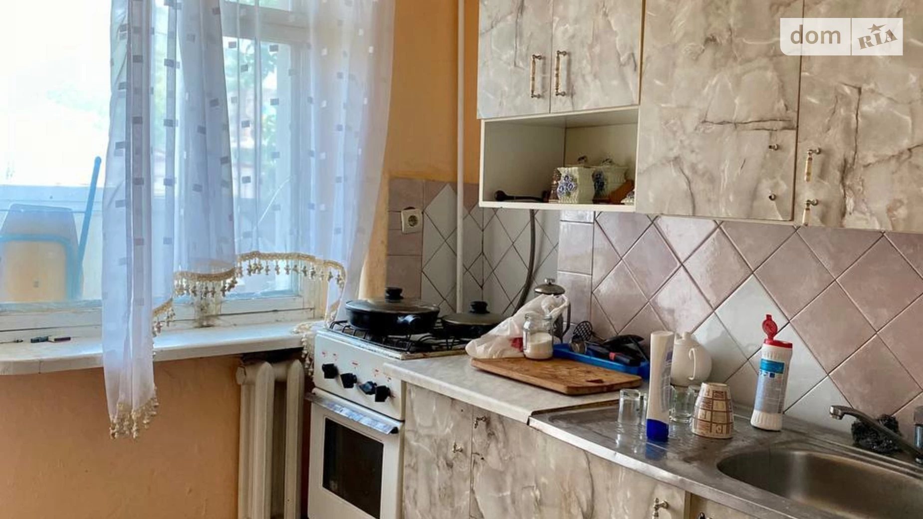 Продается 1-комнатная квартира 41 кв. м в Черновцах