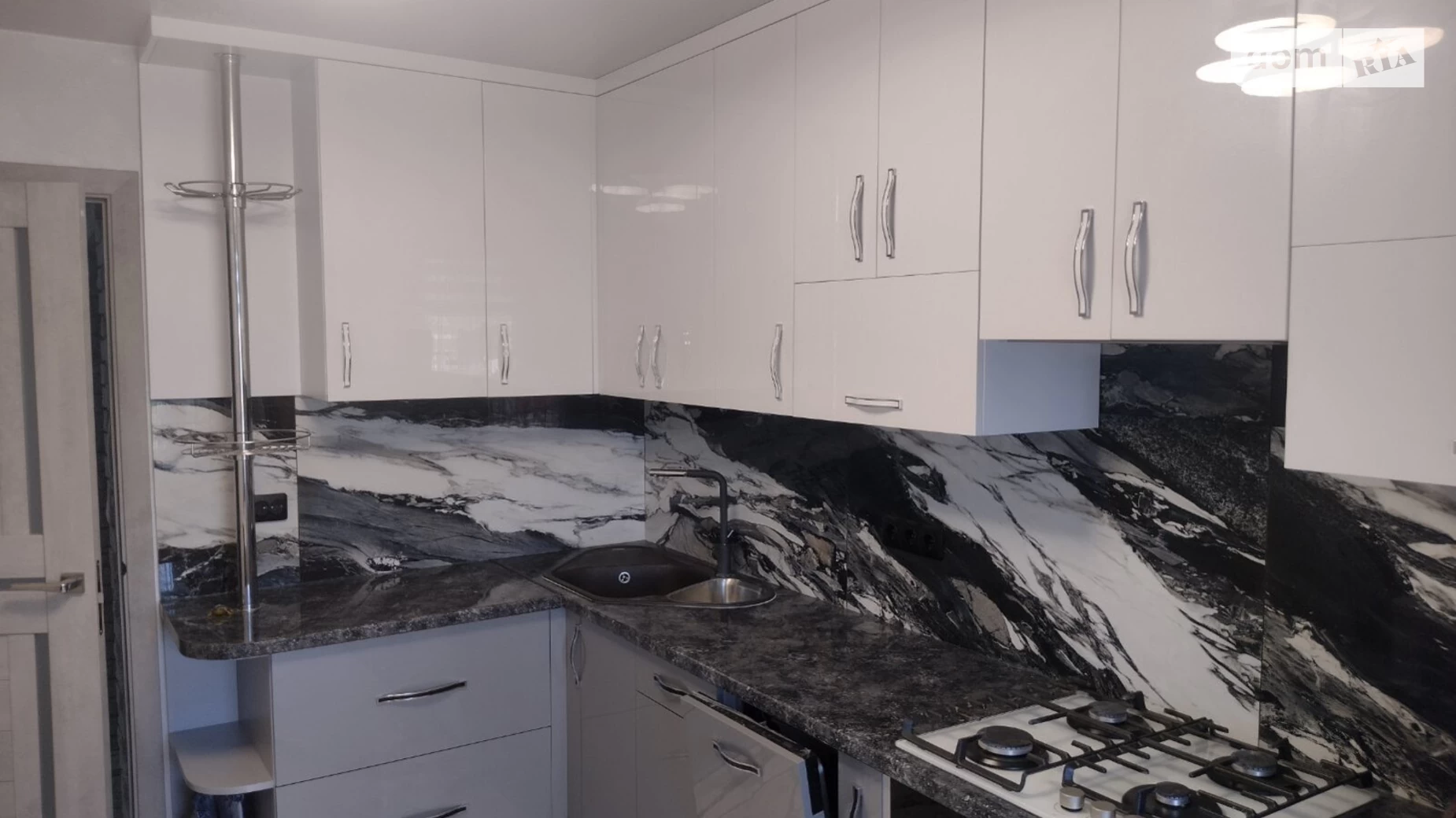 Продается 3-комнатная квартира 63 кв. м в Хмельницком, ул. Пилотская - фото 2