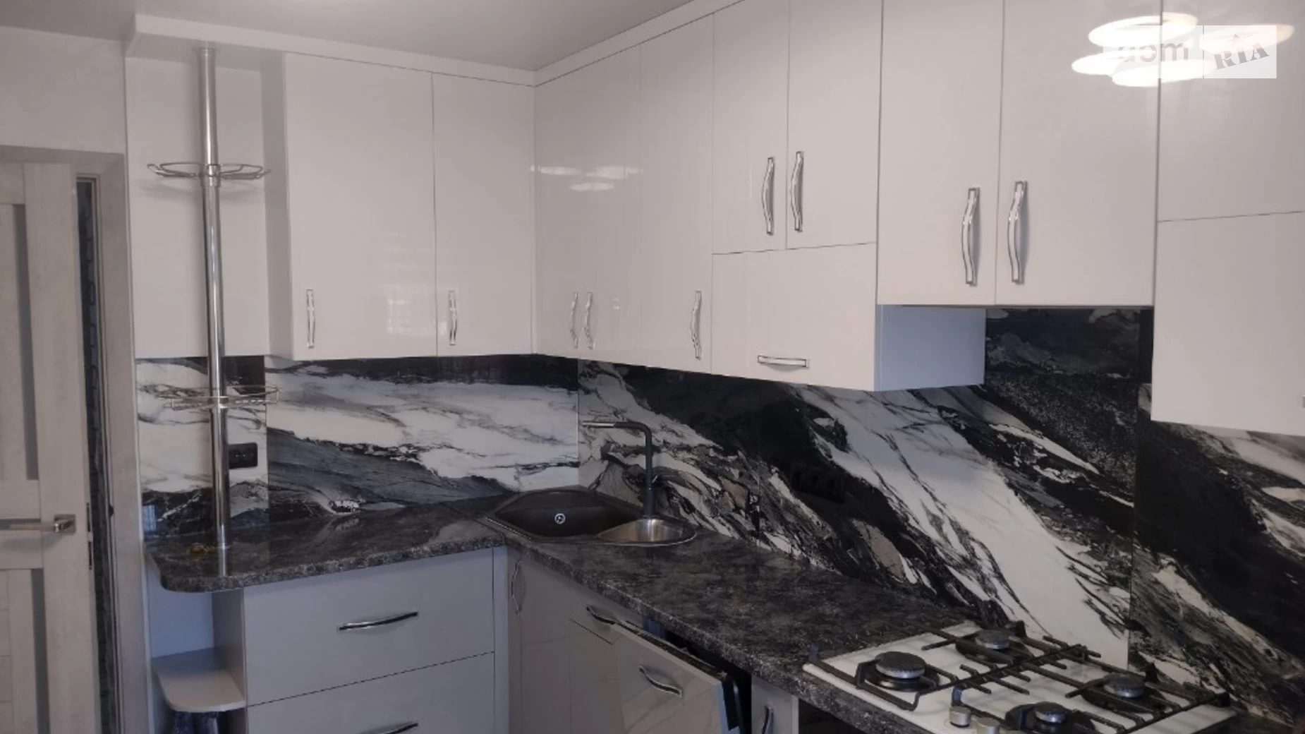 Продается 3-комнатная квартира 63 кв. м в Хмельницком, ул. Пилотская - фото 2