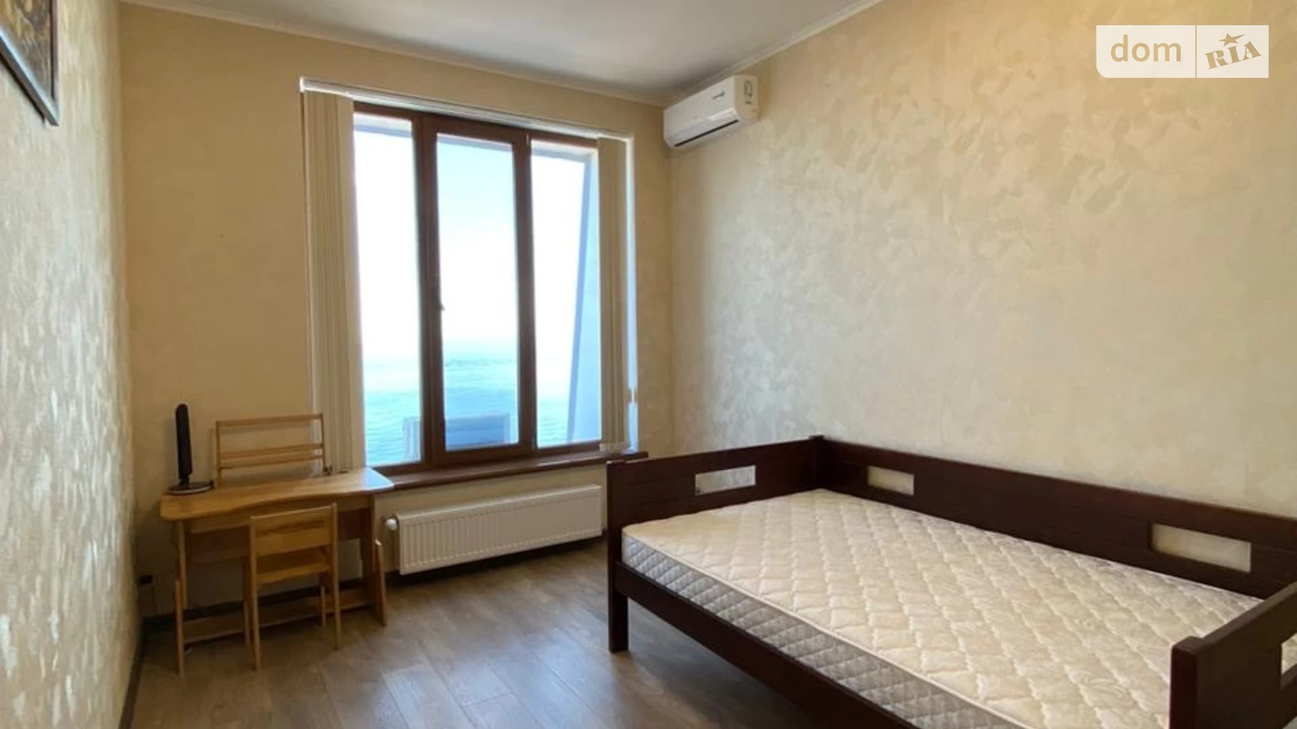 Продается 2-комнатная квартира 70 кв. м в Одессе, ул. Дача Ковалевского, 121/1 - фото 2
