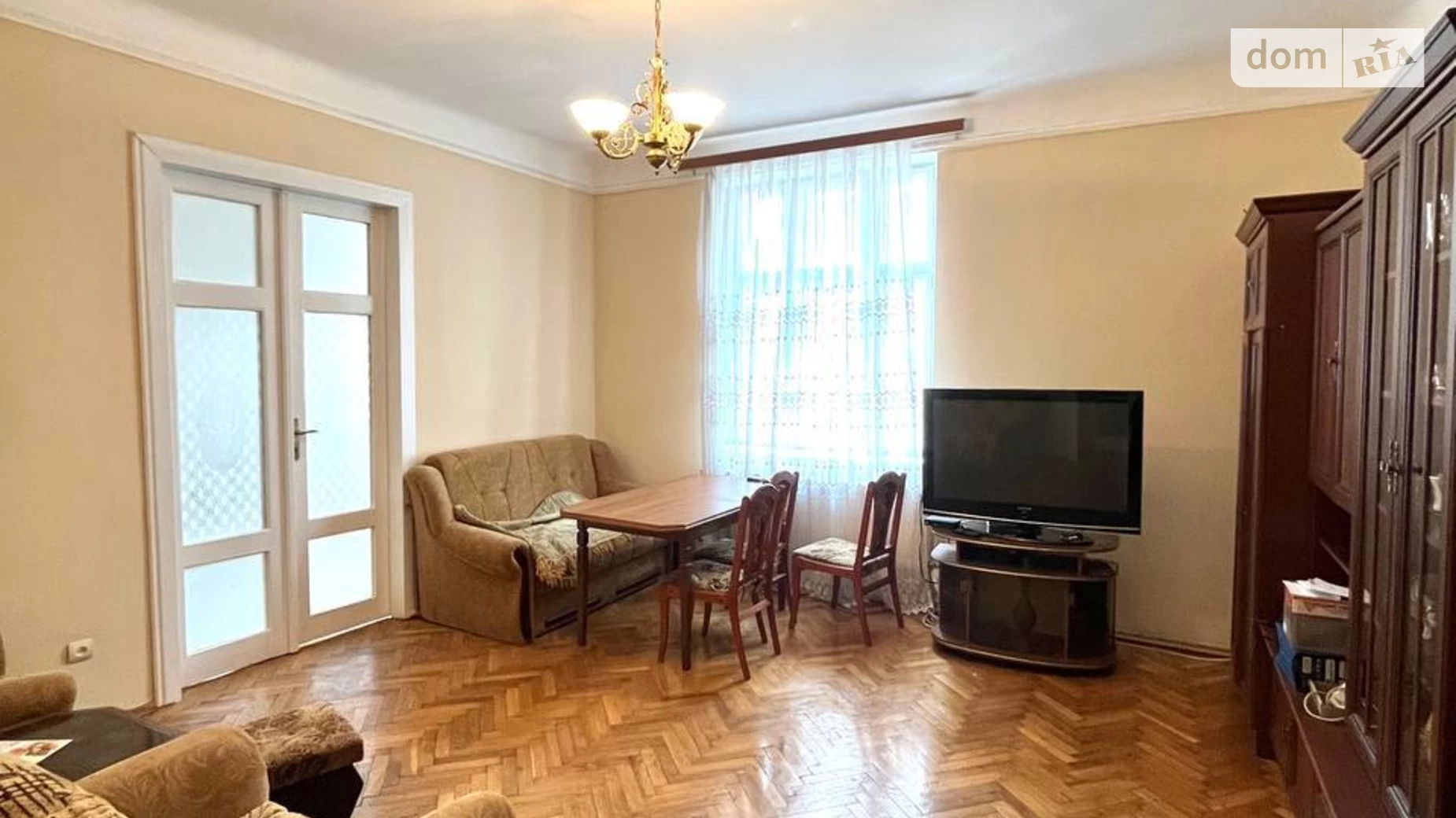 Продается 2-комнатная квартира 70 кв. м в Черновцах, ул. Первомайская - фото 2