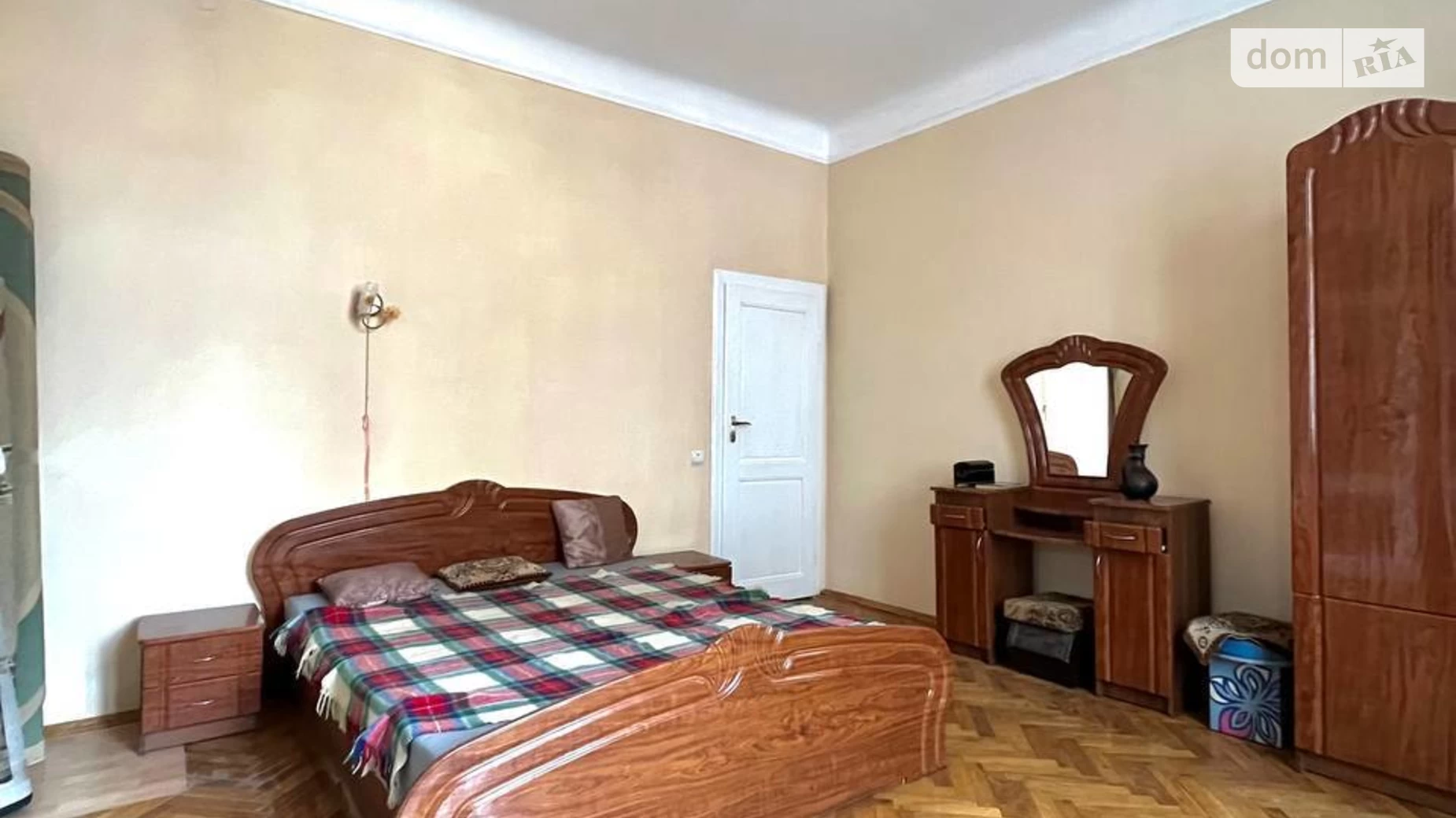 Продается 2-комнатная квартира 70 кв. м в Черновцах, ул. Первомайская - фото 4
