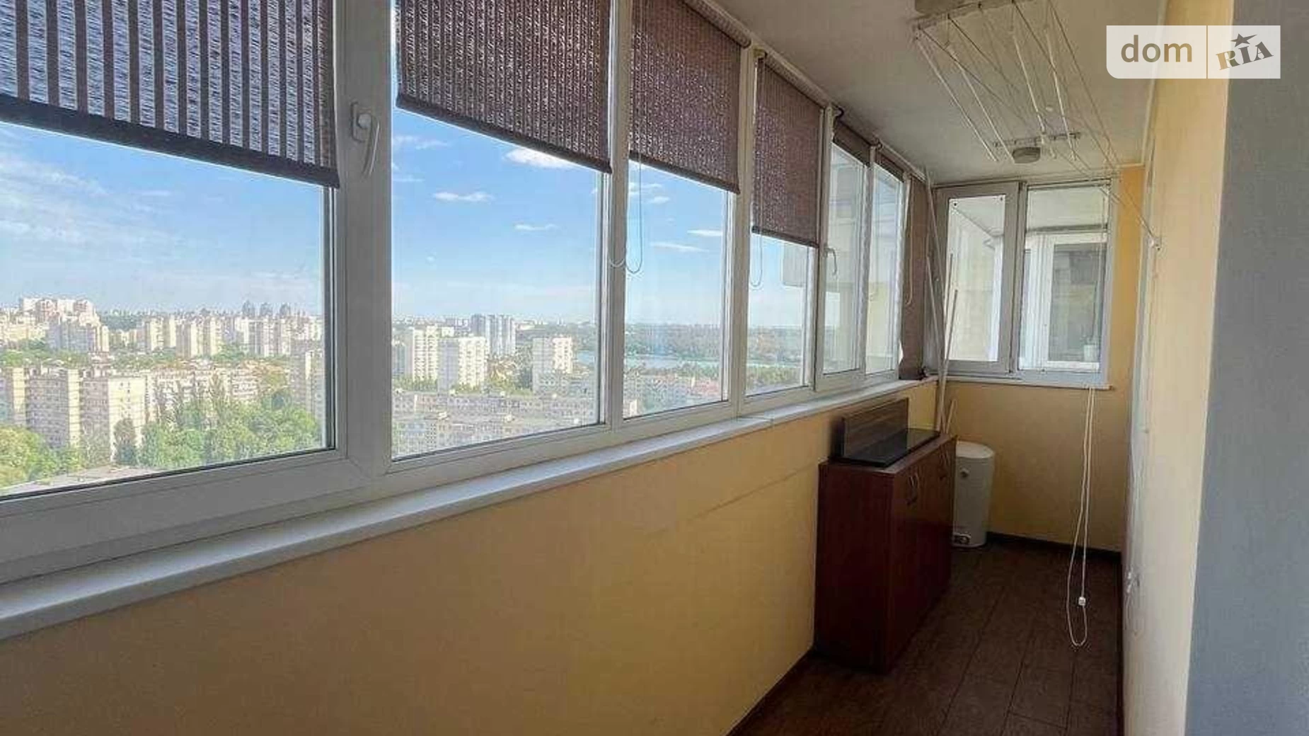 Продается 1-комнатная квартира 36 кв. м в Киеве, ул. Генерала Наумова, 66