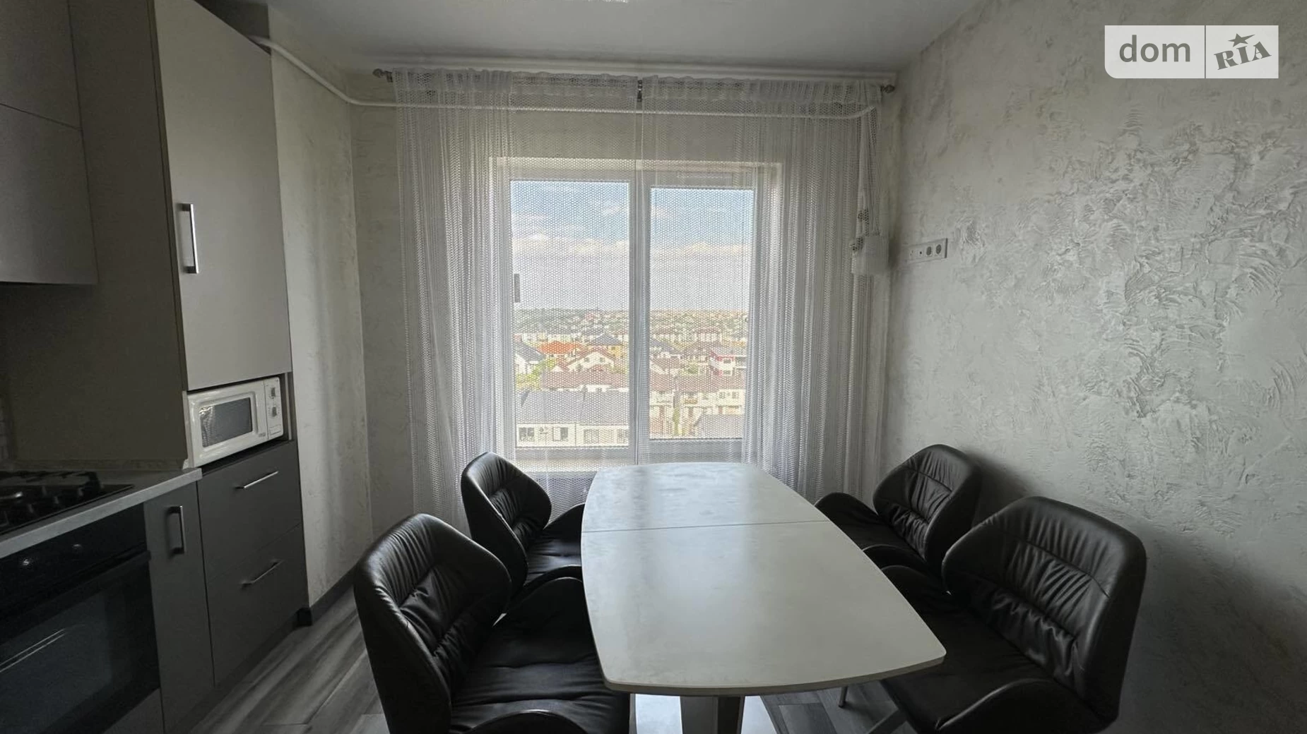 Продается 3-комнатная квартира 89 кв. м в Ровно, ул. Защитников Мариуполя(Костромская)