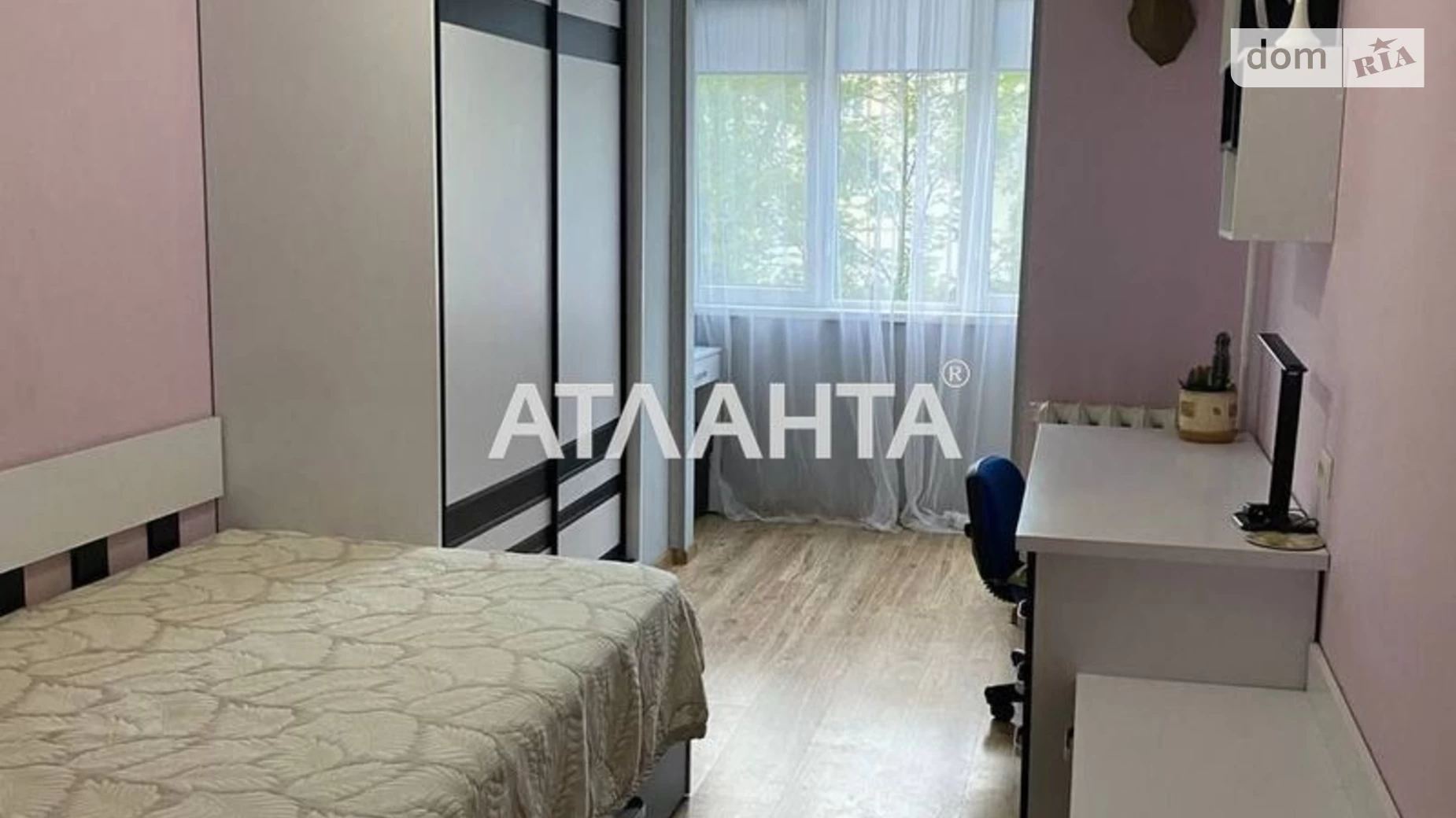 Продается 4-комнатная квартира 105 кв. м в Черновцах, просп. Независимости - фото 2
