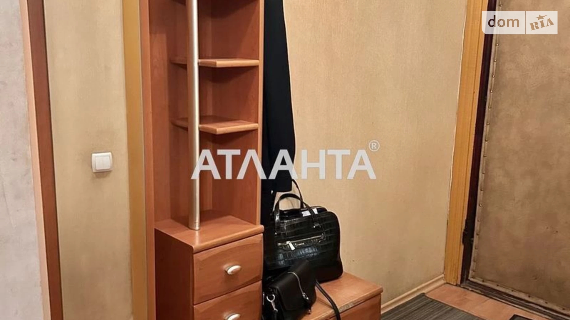 Продается 3-комнатная квартира 70 кв. м в Одессе, ул. Космонавтов