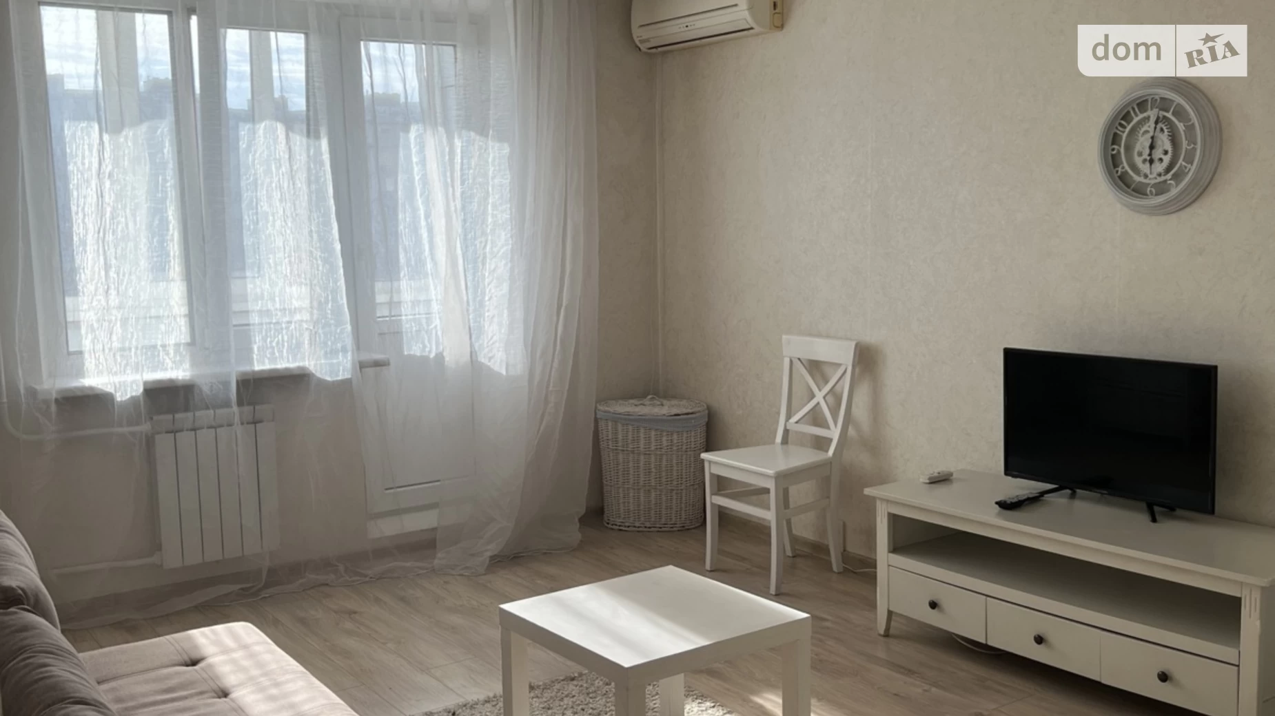 Продается 2-комнатная квартира 54.5 кв. м в Киеве, ул. Соломии Крушельницкой, 3