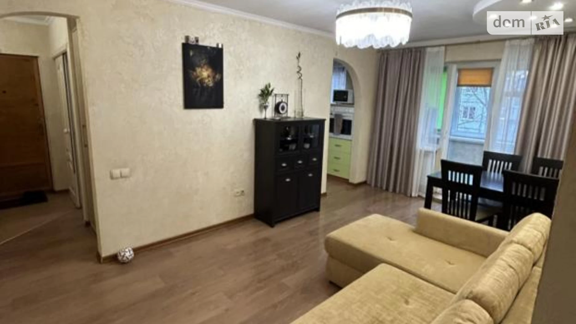Продается 3-комнатная квартира 52.2 кв. м в Одессе, ул. Ивана и Юрия Лип