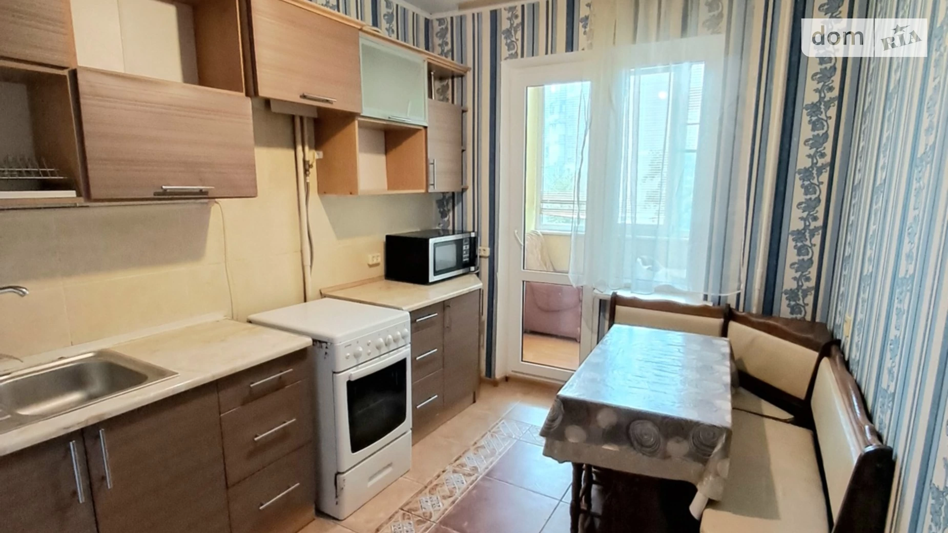 Продается 3-комнатная квартира 63 кв. м в Ровно, ул. Шухевича Романа, 2 - фото 3