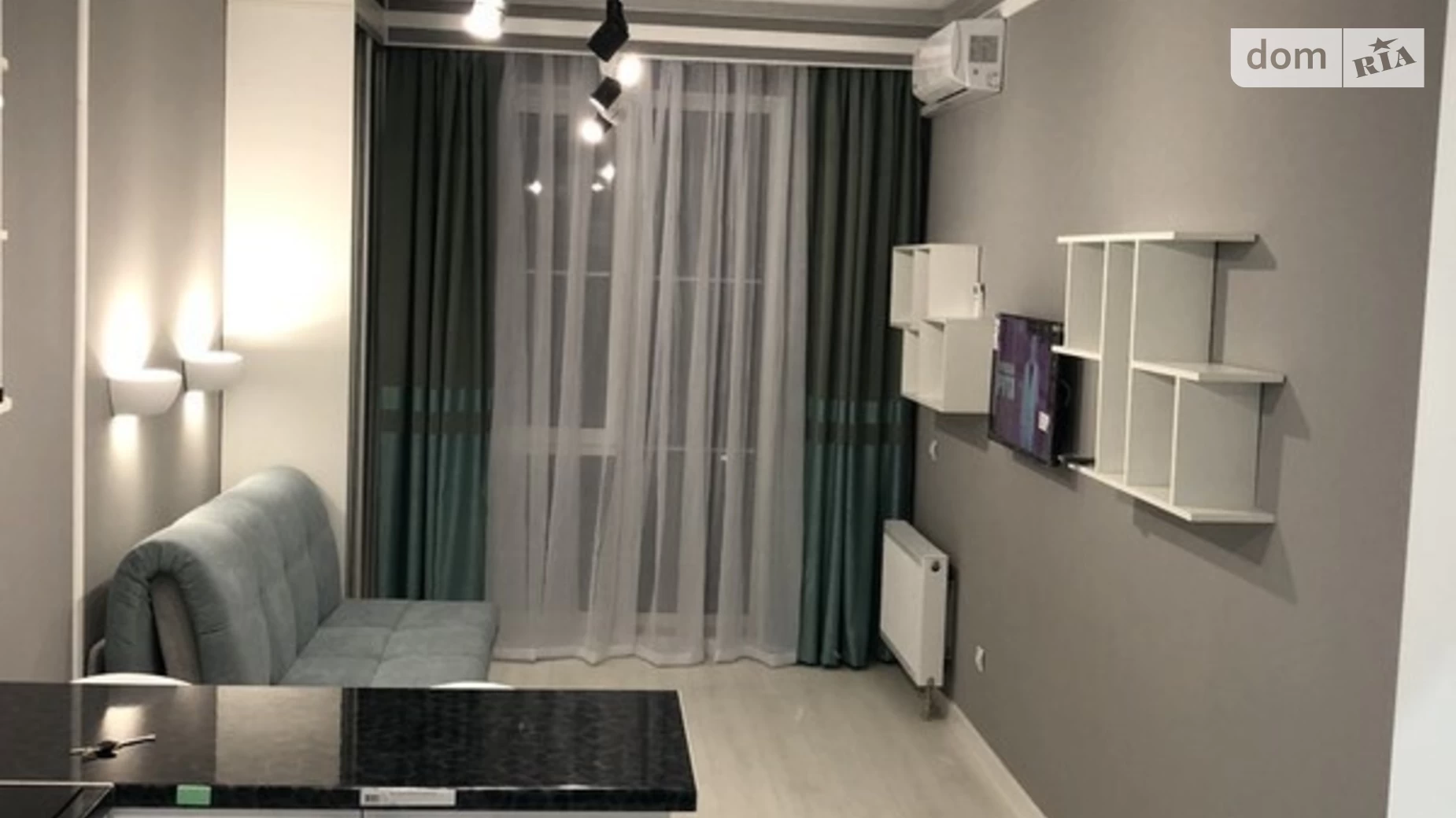 Продается 1-комнатная квартира 21 кв. м в Киеве, ул. Михаила Максимовича, 24