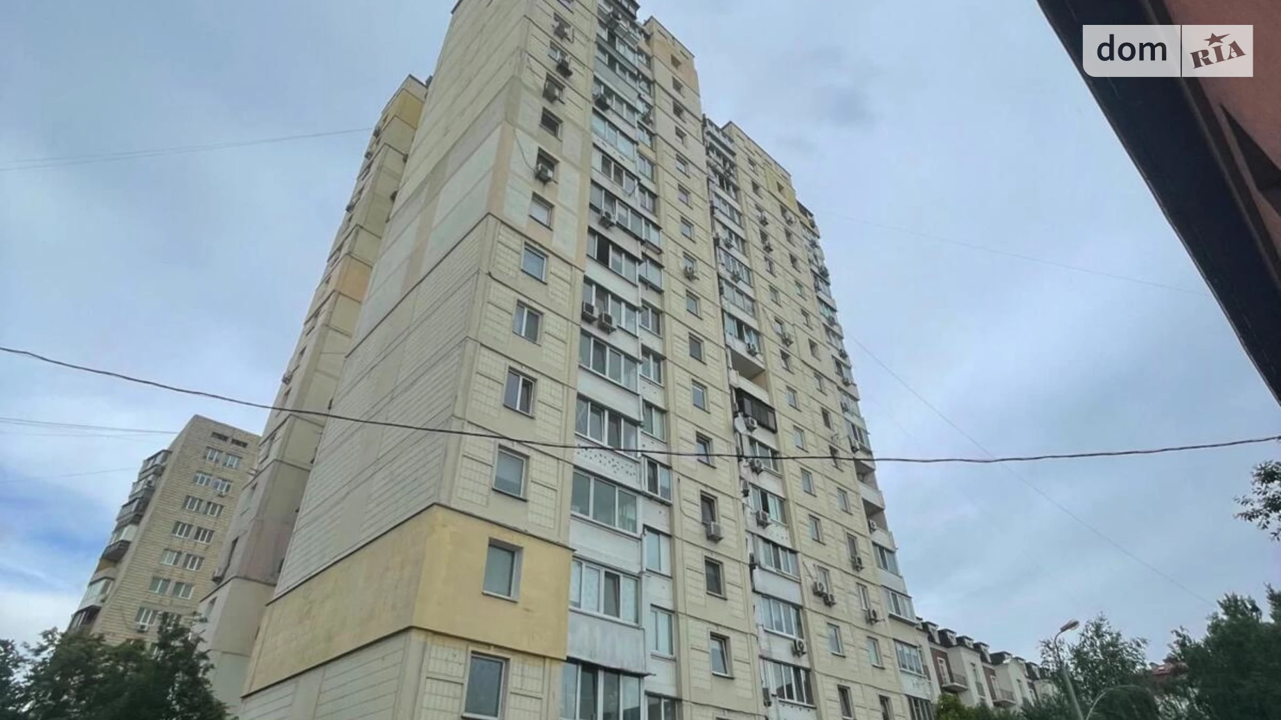 Продается 2-комнатная квартира 72 кв. м в Киеве, ул. Григория Кочура(Александра Пироговского), 19 корпус 1