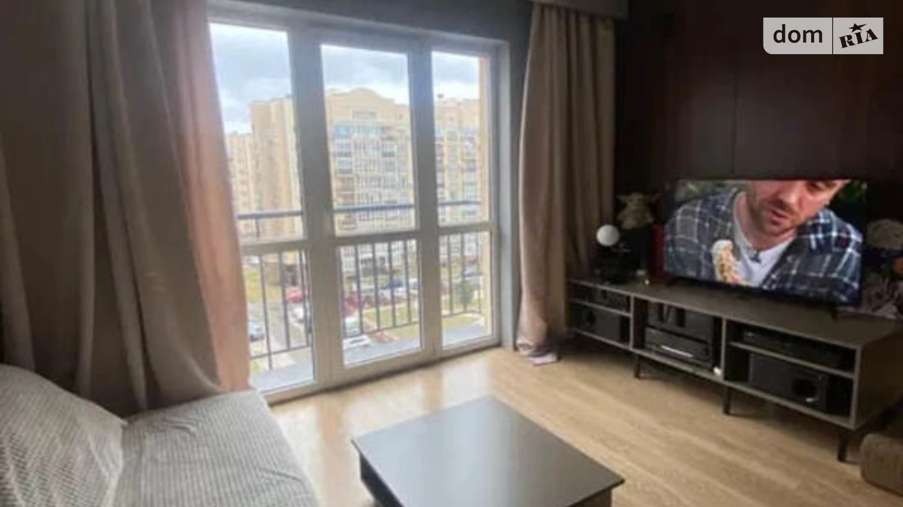 Продается 1-комнатная квартира 40 кв. м в Киеве, ул. Метрологическая, 13 - фото 2
