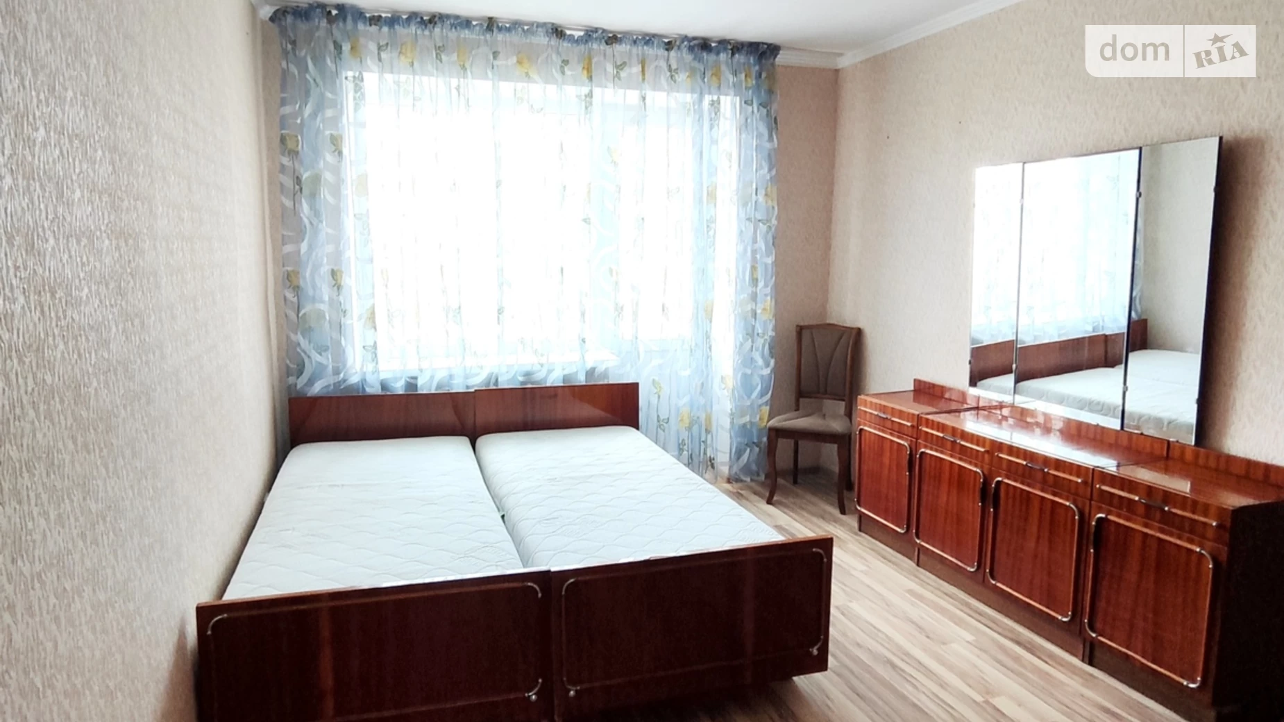 Продается 2-комнатная квартира 47.3 кв. м в Ровно, ул. Киевская, 4