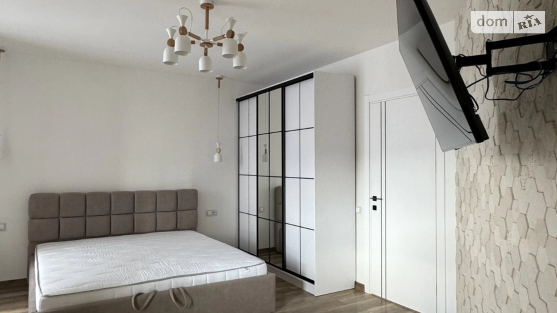 Продается 1-комнатная квартира 49.3 кв. м в Ивано-Франковске, ул. Гетьмана Ивана Мазепы, 168 - фото 3