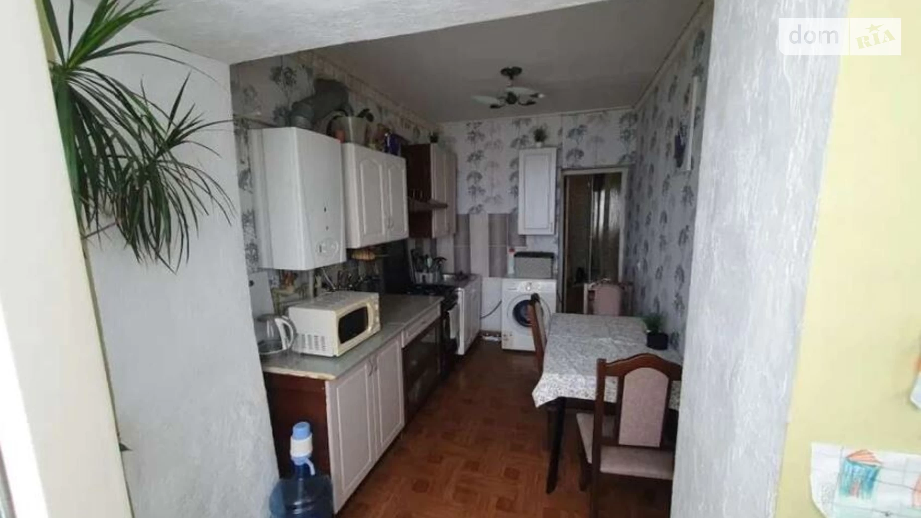 Продается 1-комнатная квартира 37 кв. м в Александровке, ул. Центральная - фото 4
