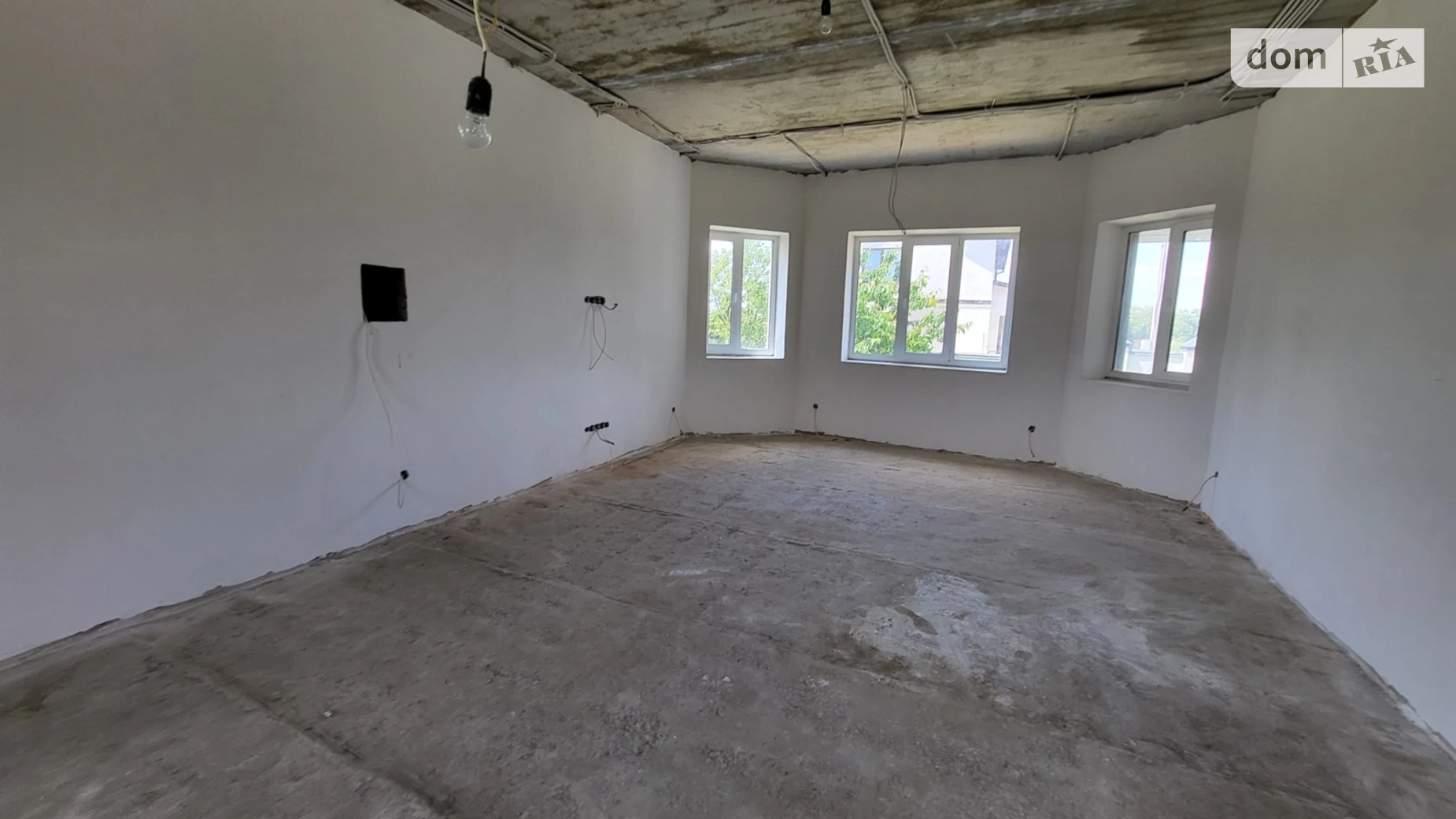 Продается дом на 2 этажа 270 кв. м с камином, цена: 180000 $ - фото 2