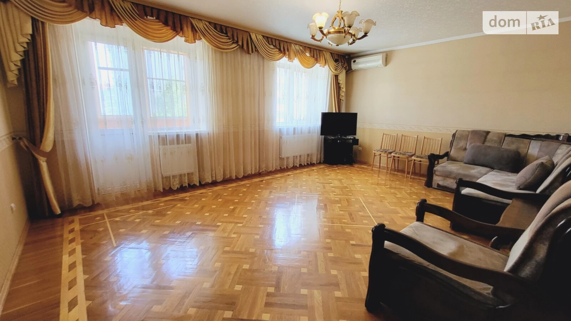 Продается 3-комнатная квартира 93 кв. м в Виннице, ул. Пирогова
