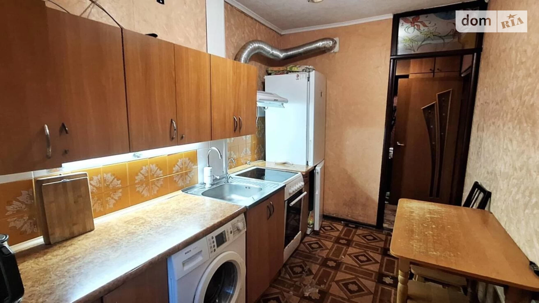 Продается 3-комнатная квартира 67.4 кв. м в Черноморске, ул. 1 Мая - фото 2