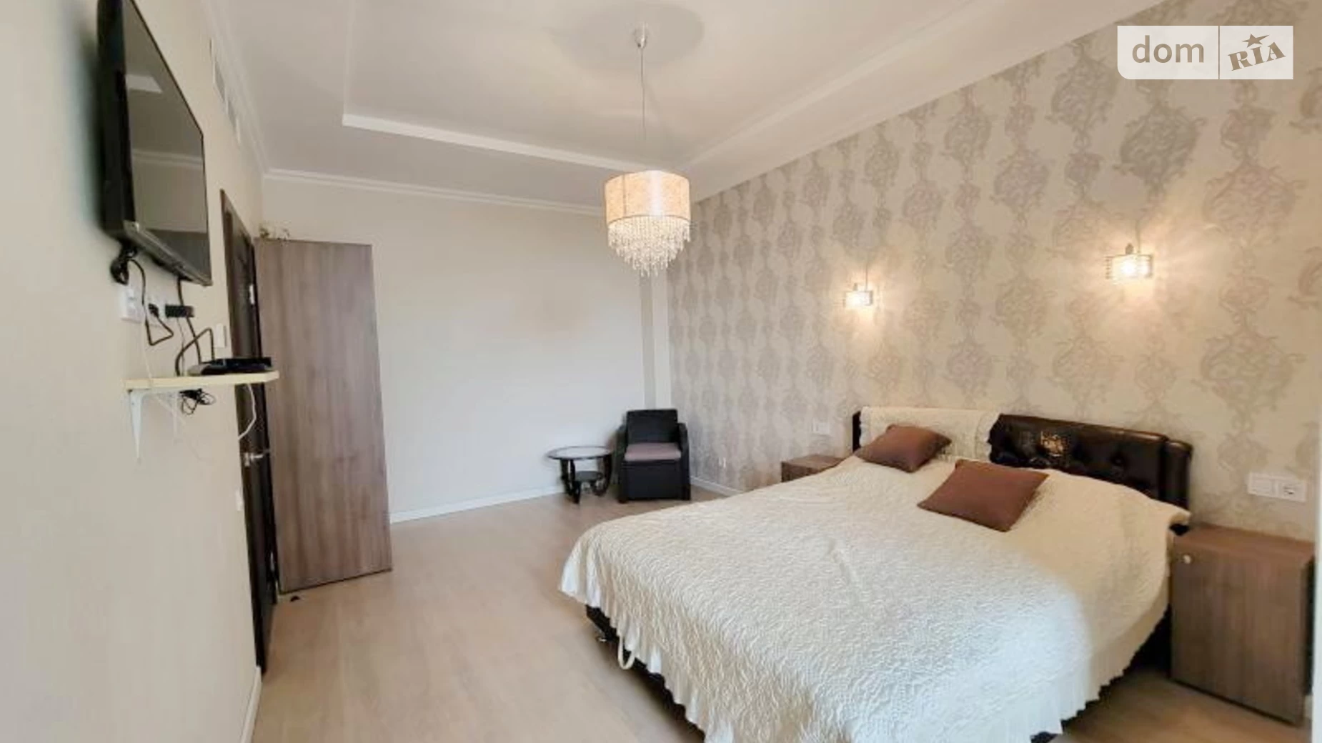 Продается 1-комнатная квартира 42 кв. м в Одессе, ул. Маршала Малиновского - фото 2