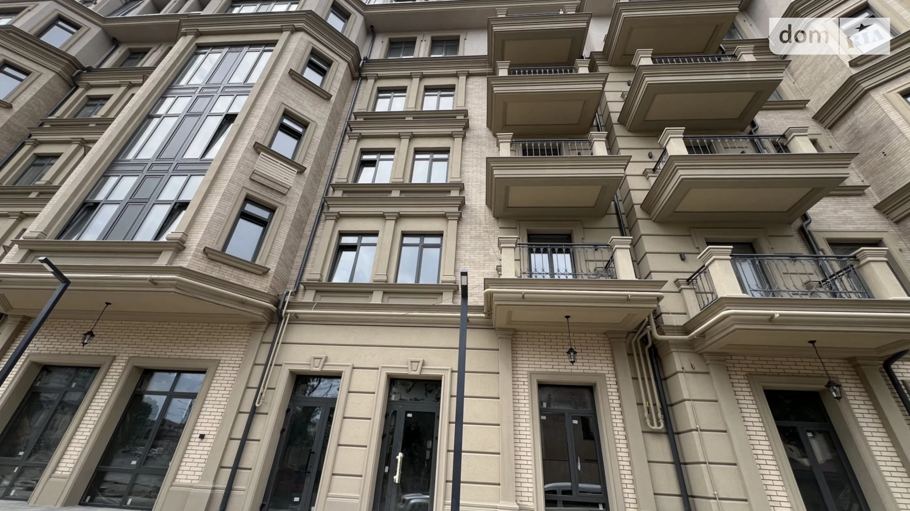 Продается 3-комнатная квартира 97 кв. м в Одессе, Фонтанская дор. - фото 2