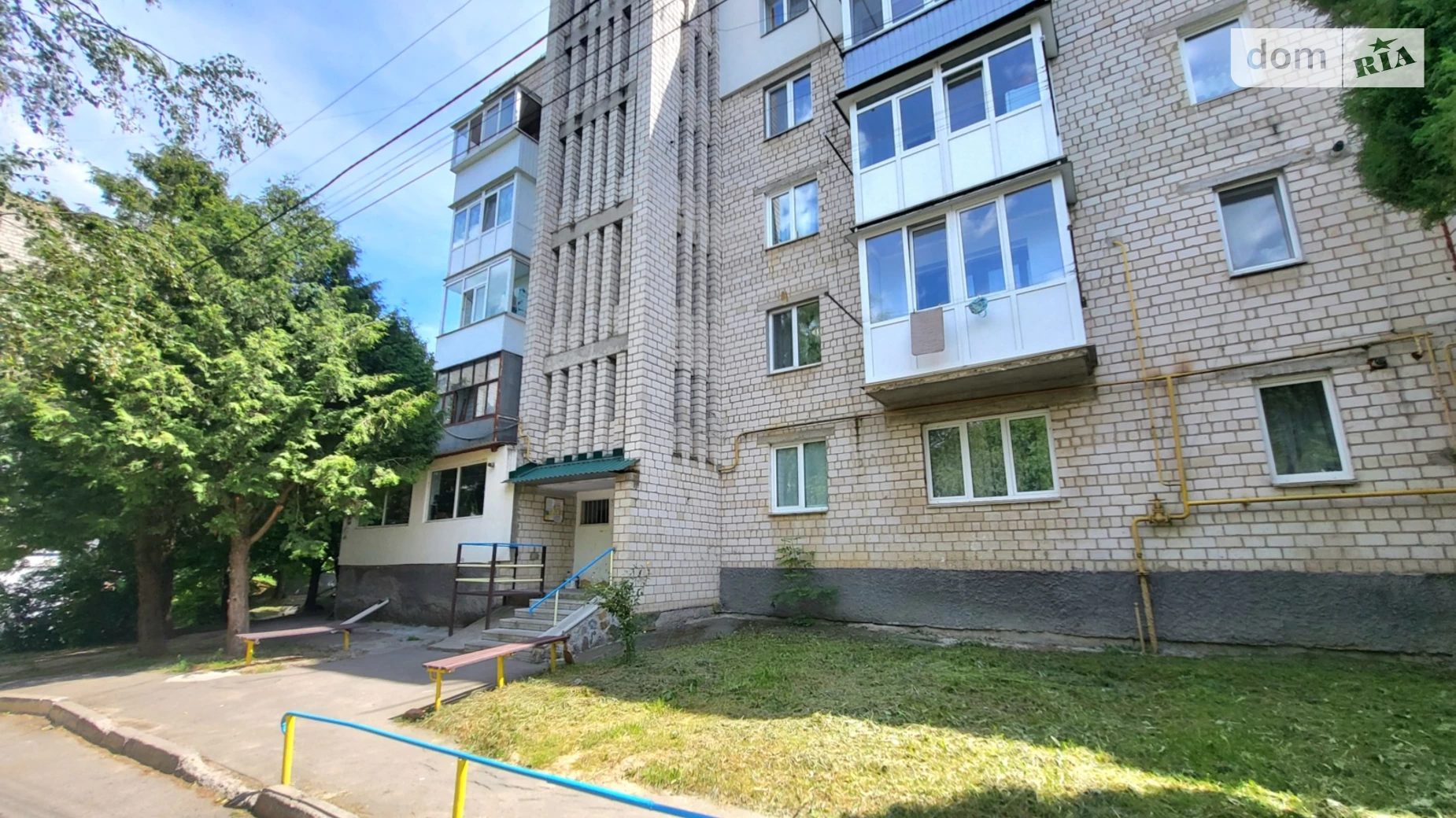 Продается 3-комнатная квартира 73.8 кв. м в Виннице, ул. Пирогова