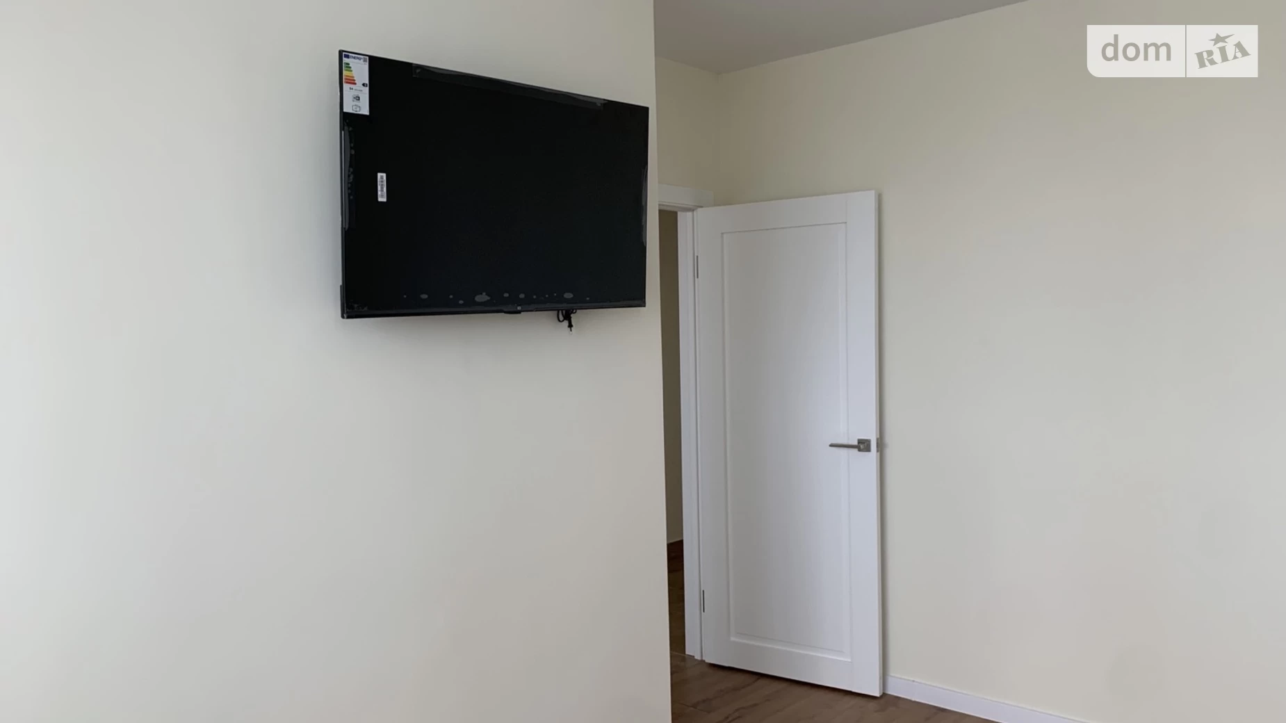 Продается 2-комнатная квартира 66.6 кв. м в Ровно, цена: 99900 $ - фото 2