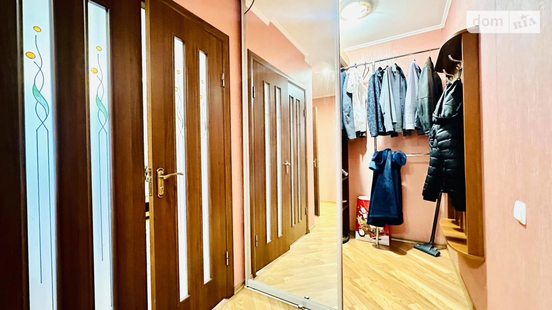 Продается 1-комнатная квартира 50 кв. м в Виннице, ул. Зодчих