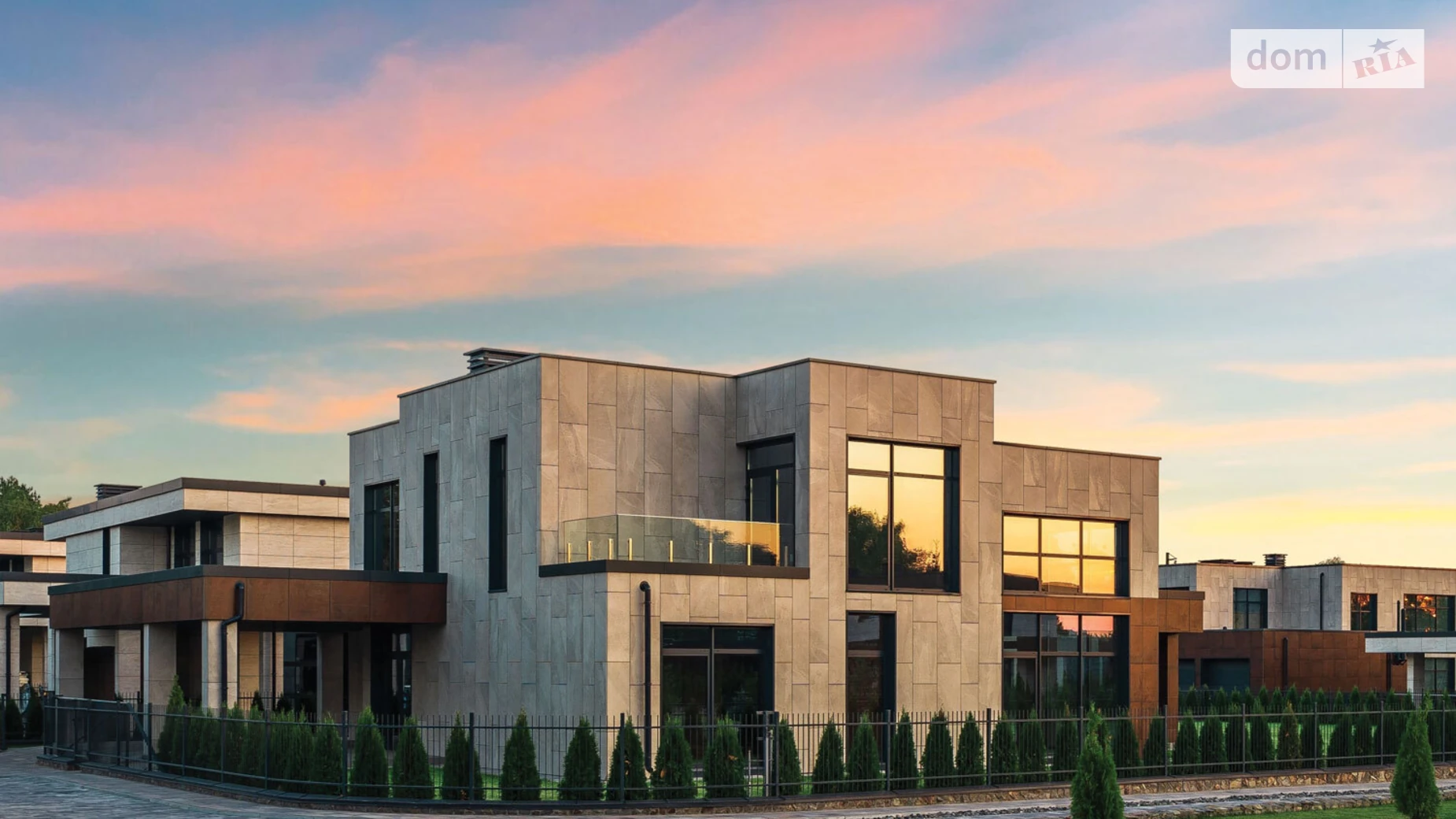 Продается дом на 2 этажа 262 кв. м с балконом, цена: 864000 $ - фото 2