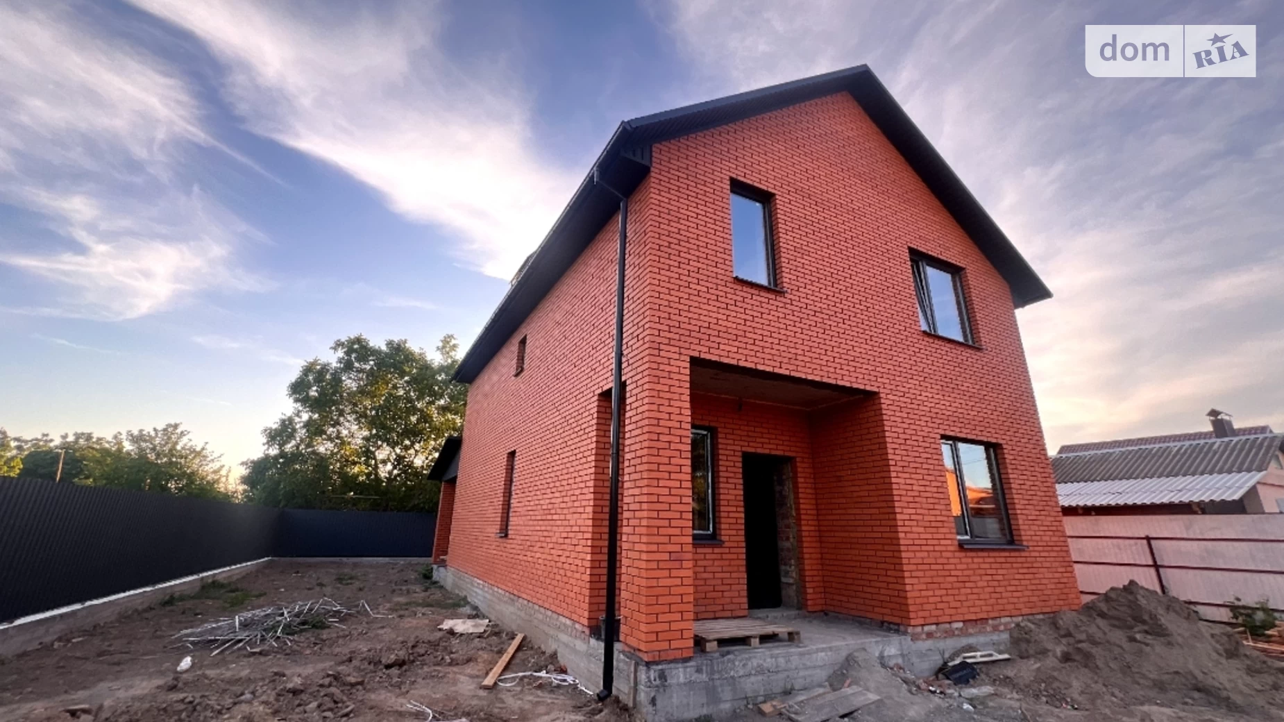 Продается дом на 2 этажа 130 кв. м с камином, цена: 85000 $ - фото 4