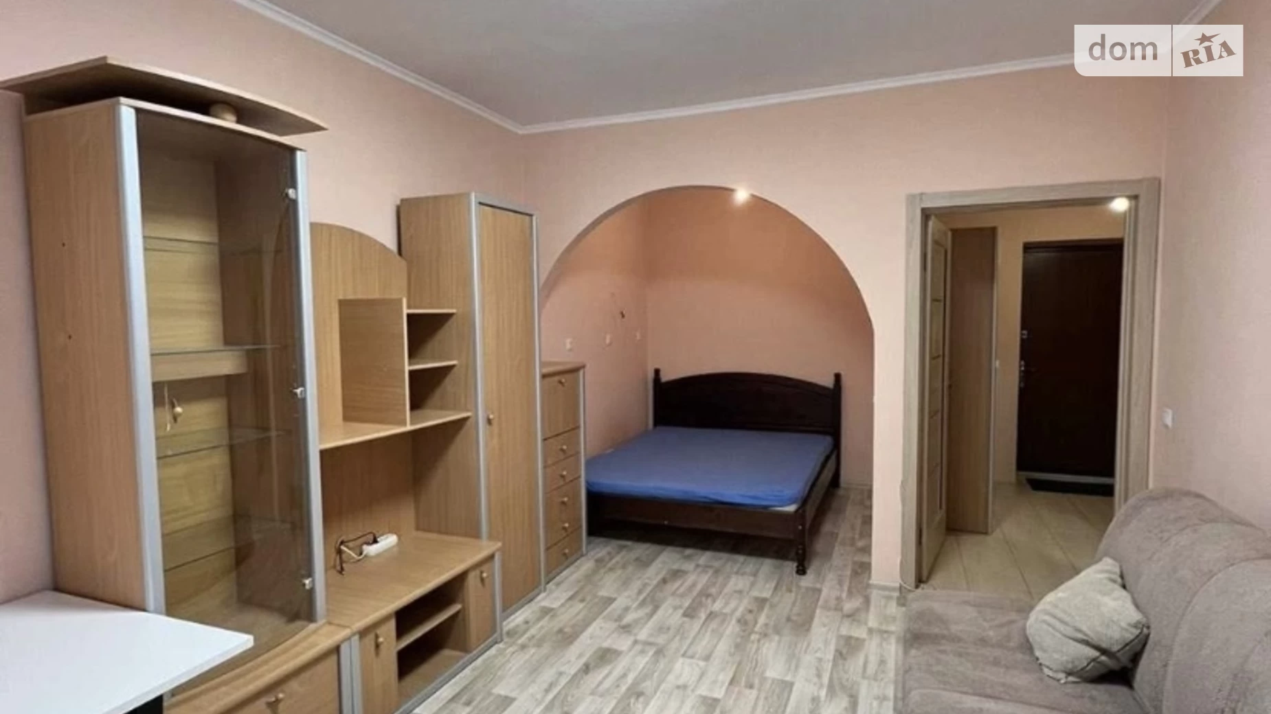 Продается 1-комнатная квартира 42 кв. м в Харькове, просп. Победы, 89