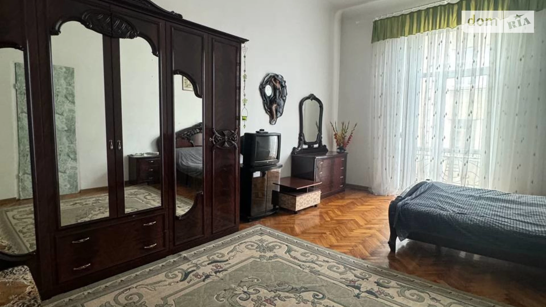 Продается 3-комнатная квартира 103 кв. м в Черновцах, ул. Украинская - фото 2
