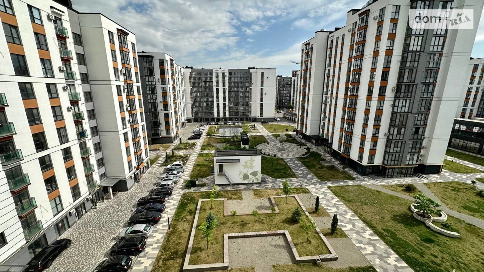 Продается 3-комнатная квартира 84.5 кв. м в Ивано-Франковске, ул. Гетьмана Ивана Мазепы, 164 корпус 3 - фото 2