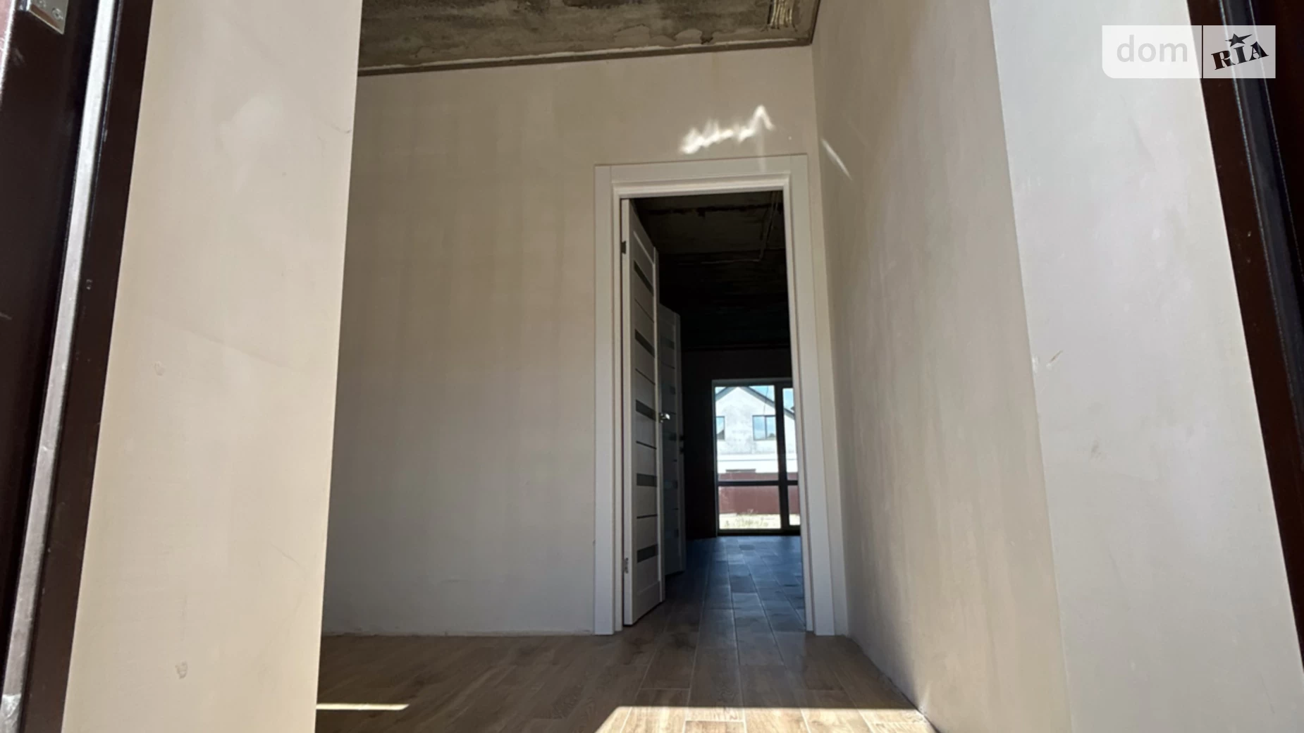 Продается дом на 2 этажа 120 кв. м с гаражом, цена: 133000 $ - фото 2