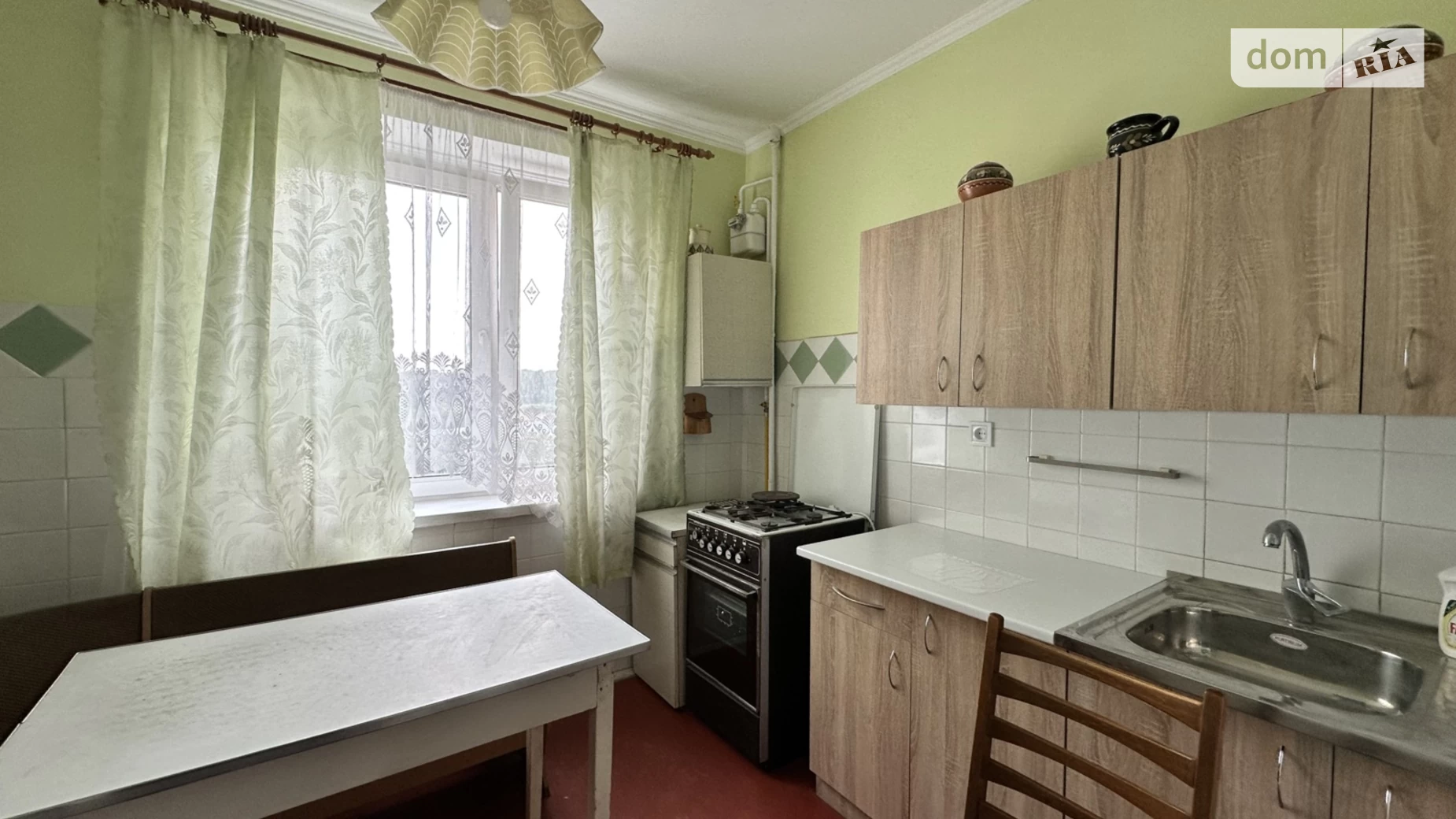 Продається 2-кімнатна квартира 50.3 кв. м у Львові, вул. Хоткевича Гната