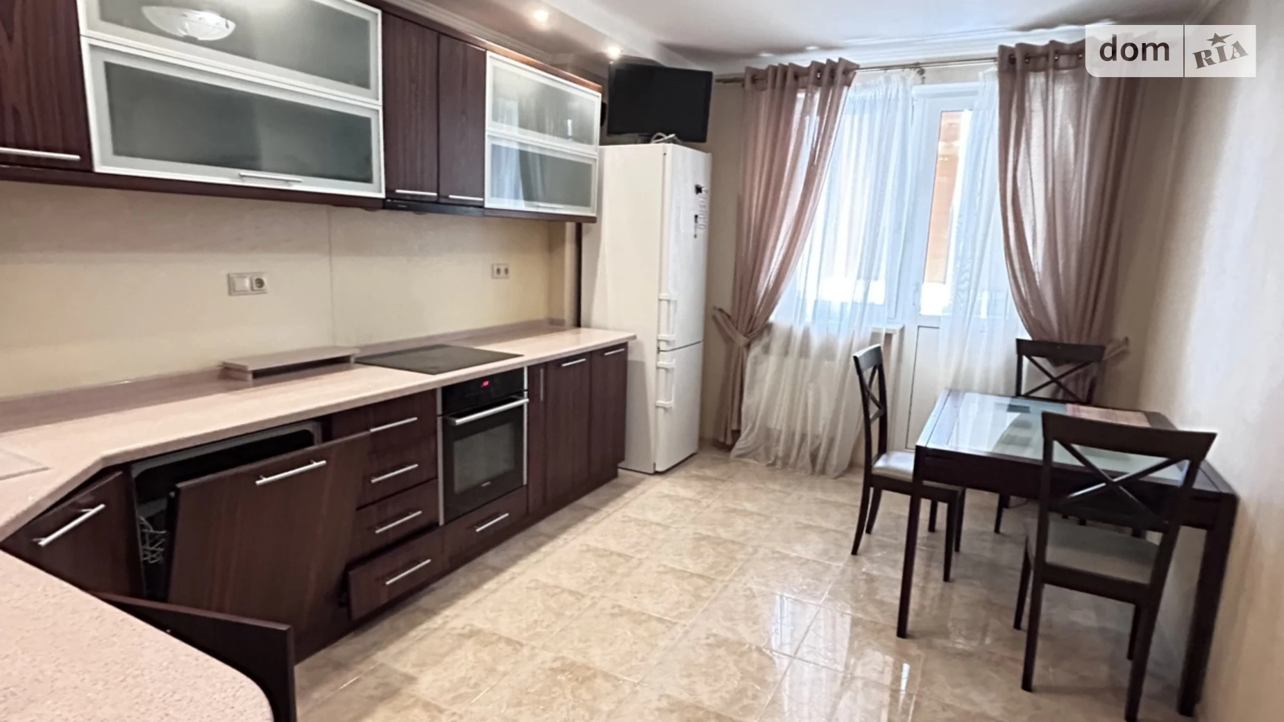 Продается 2-комнатная квартира 80.2 кв. м в Киеве, ул. Александра Мишуги, 8 - фото 2