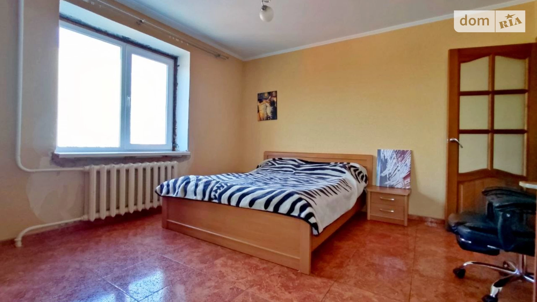Продается 2-комнатная квартира 53 кв. м в Чернигове, ул. Независимости, 40 - фото 2