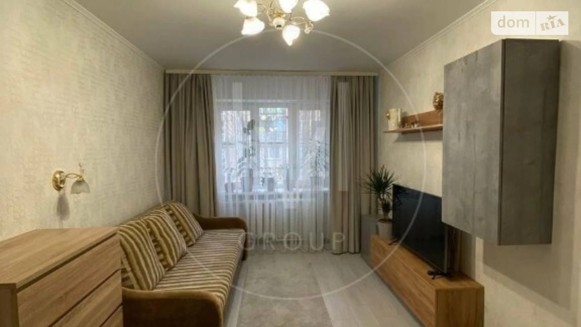 Продается 1-комнатная квартира 37 кв. м в Киеве, ул. Салютная, 17 - фото 2