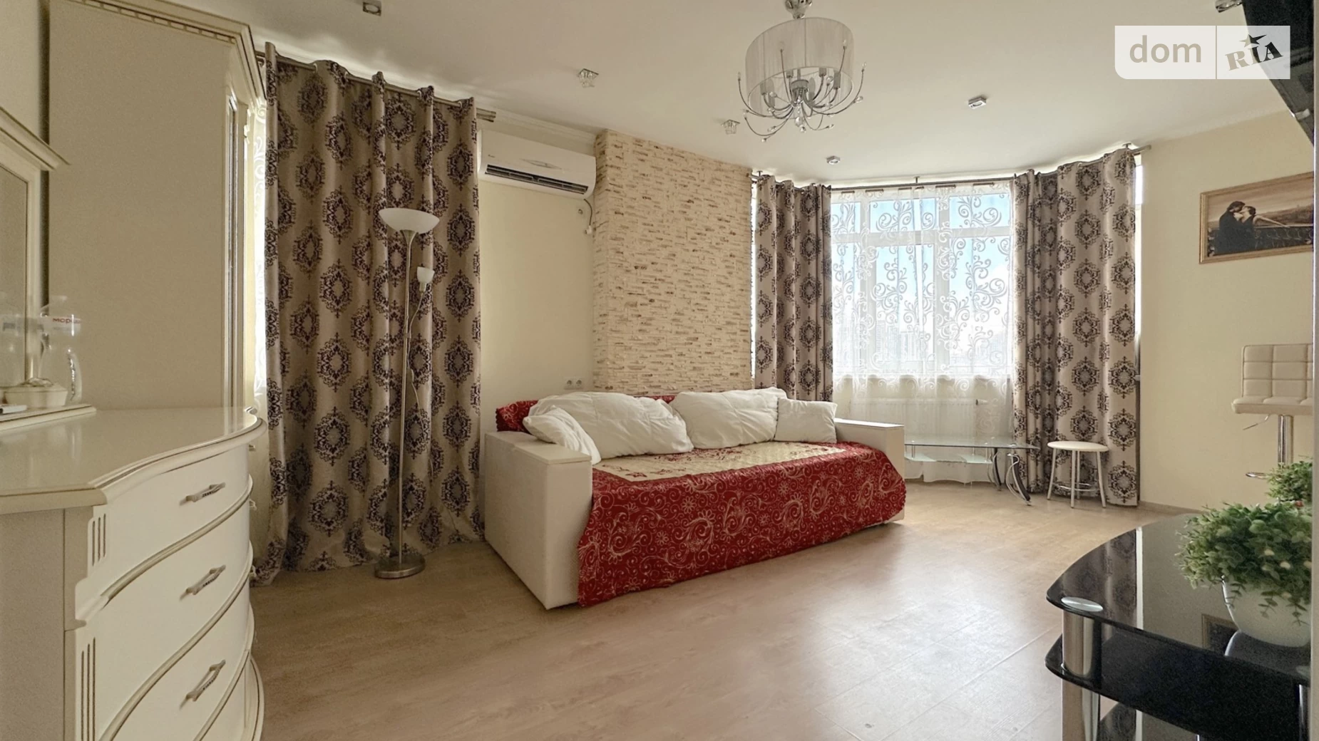 Продается 1-комнатная квартира 43 кв. м в Киеве, ул. Феодосийская, 1А - фото 2