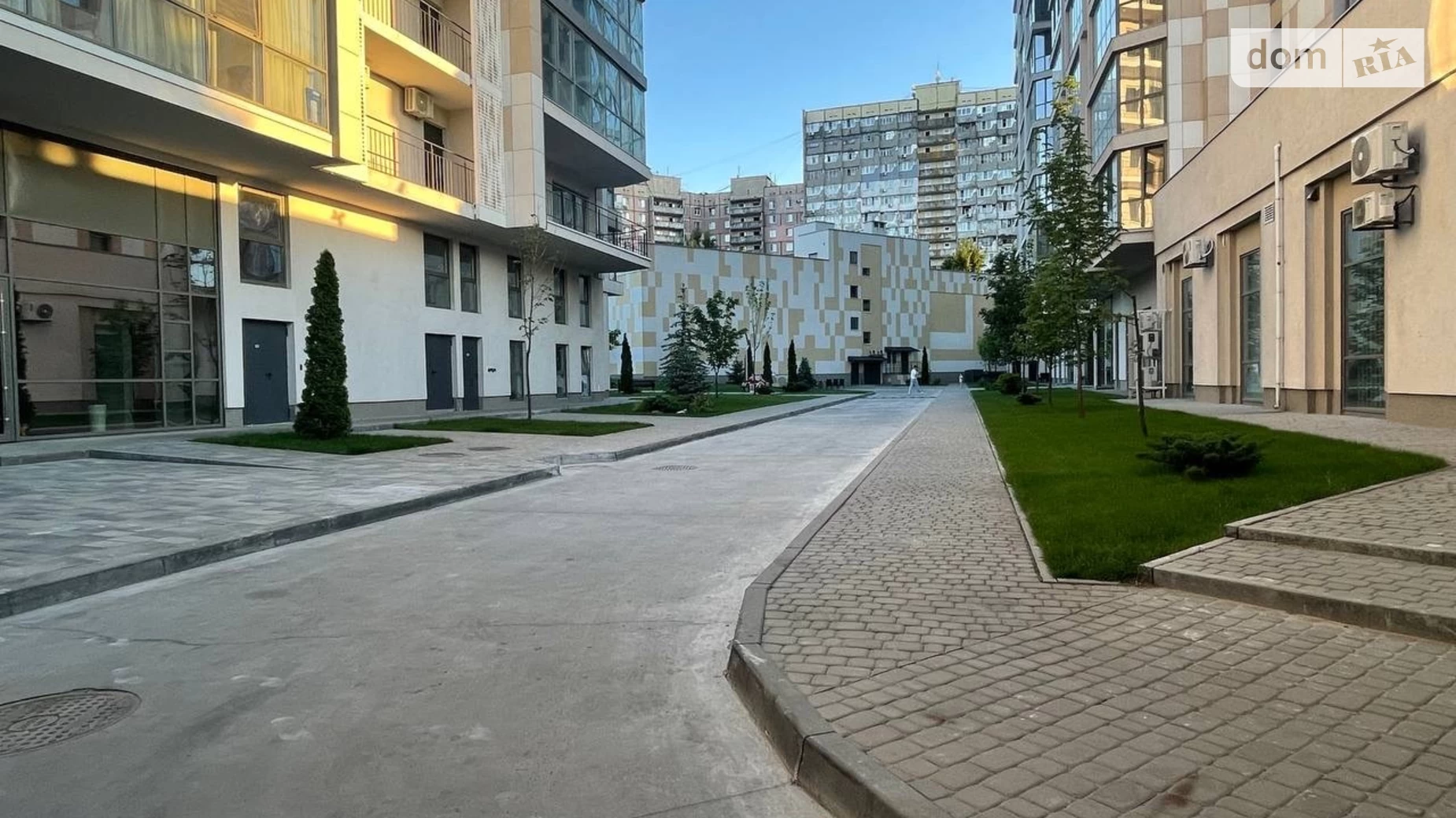 Продается 1-комнатная квартира 75.8 кв. м в Днепре, просп. Науки(Гагарина), 112А - фото 2