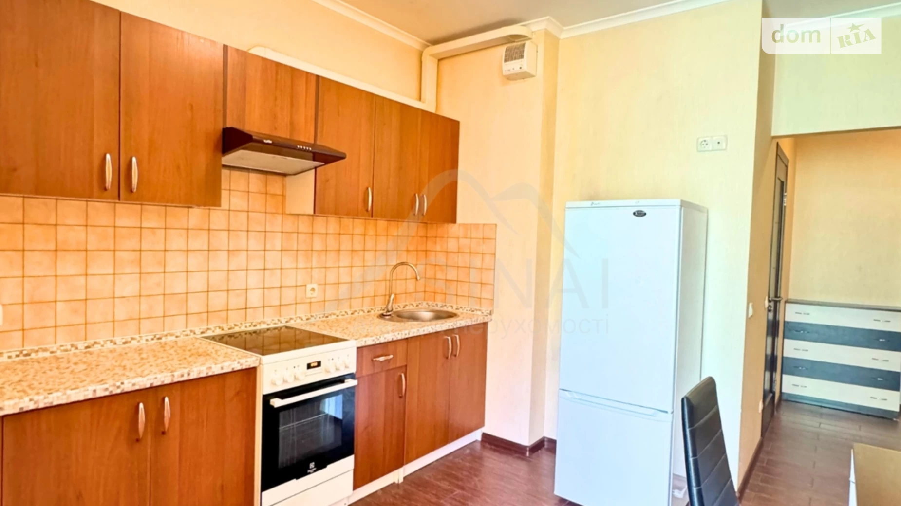 Продается 1-комнатная квартира 37.8 кв. м в Киеве, ул. Регенераторная, 4 корпус 1 - фото 2