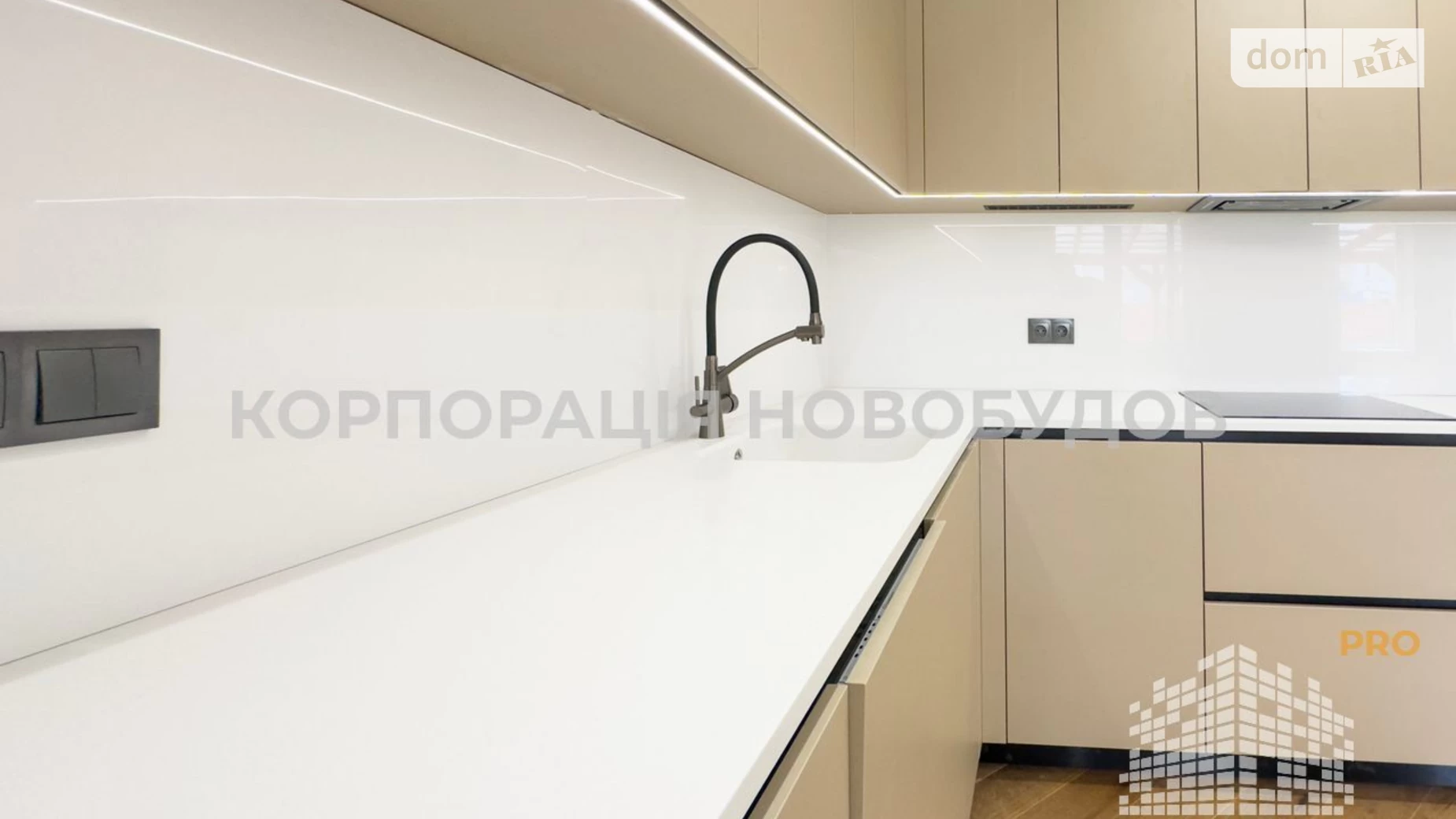 Продается дом на 2 этажа 220 кв. м с камином, цена: 280000 $ - фото 5