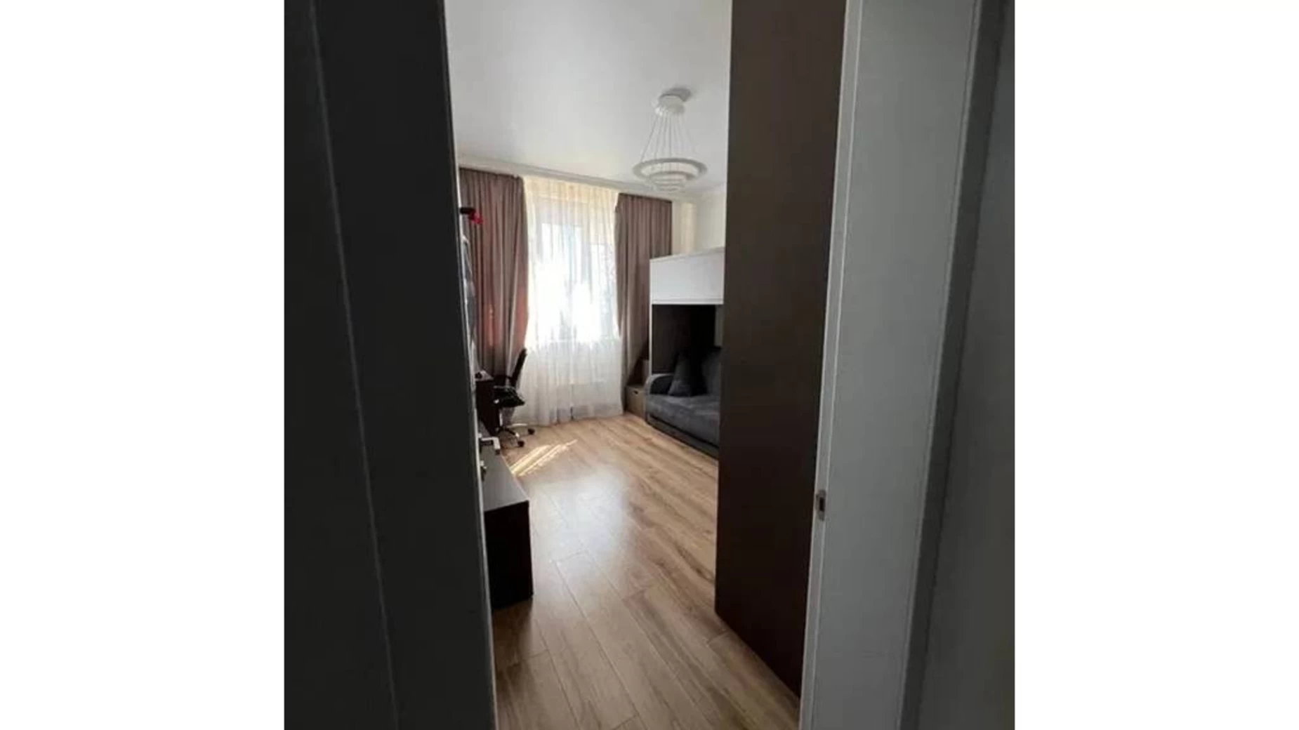 Продается 3-комнатная квартира 86.9 кв. м в Одессе, ул. Толбухина, 135 - фото 2