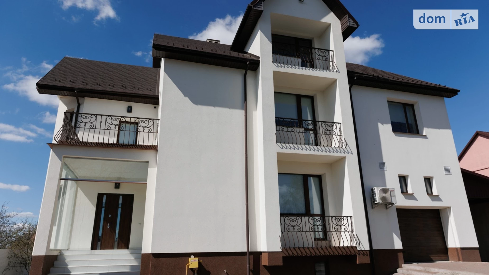 Продается дом на 3 этажа 343 кв. м с мансардой, цена: 320000 $ - фото 2