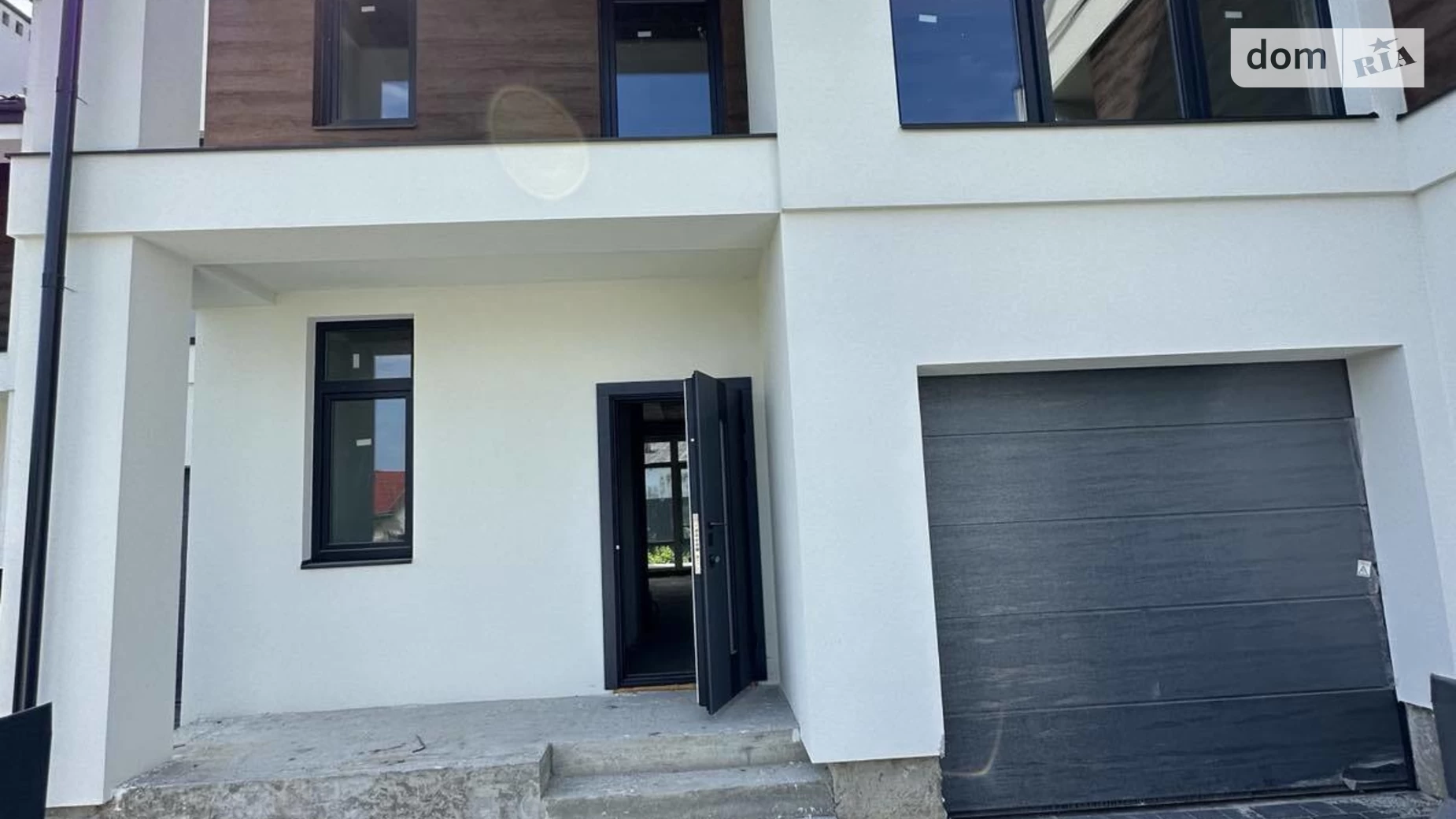 Продается дом на 3 этажа 240 кв. м с бассейном, цена: 253000 $ - фото 3