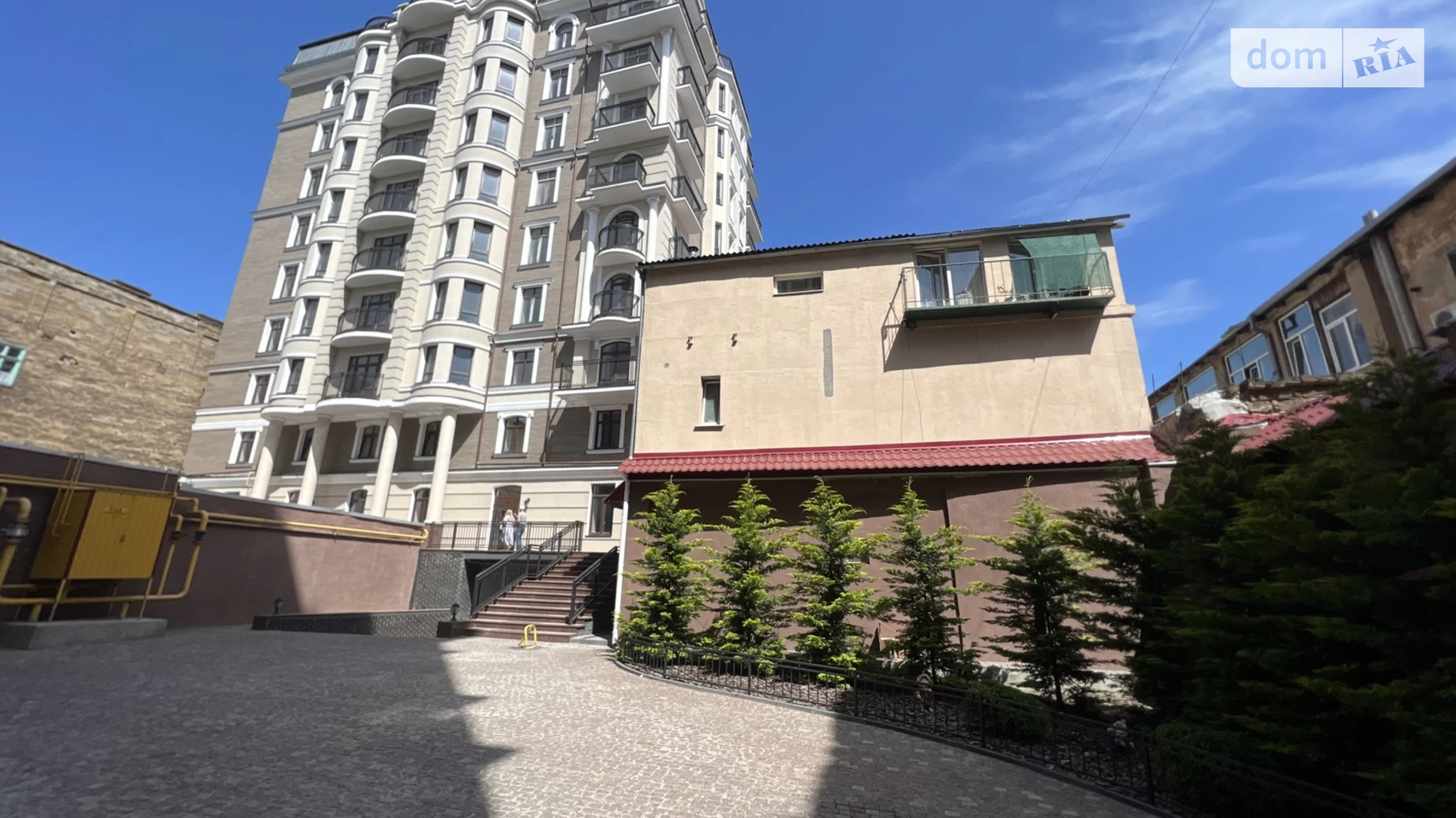Продается 3-комнатная квартира 126 кв. м в Одессе, ул. Бориса Литвака, 9 - фото 2